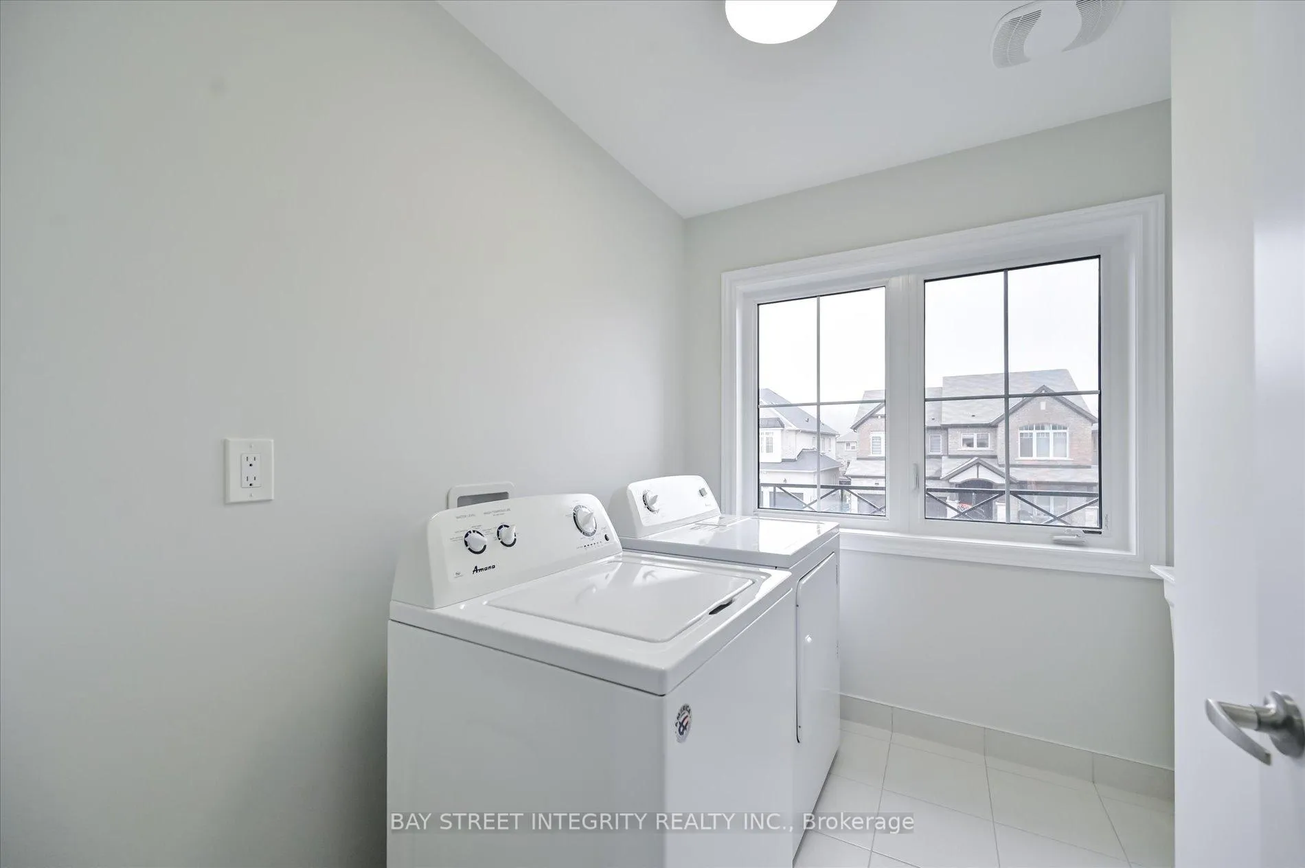 Photo 45 of 1726 Emberton Way, Innisfil, Alcona — HOMEH