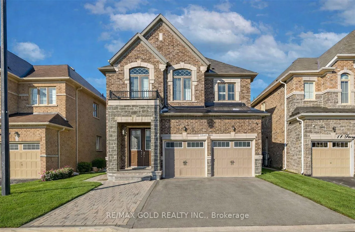 Photo 1 of 9 Forsyth Crescent, Brampton, Credit Valley — HOMEH