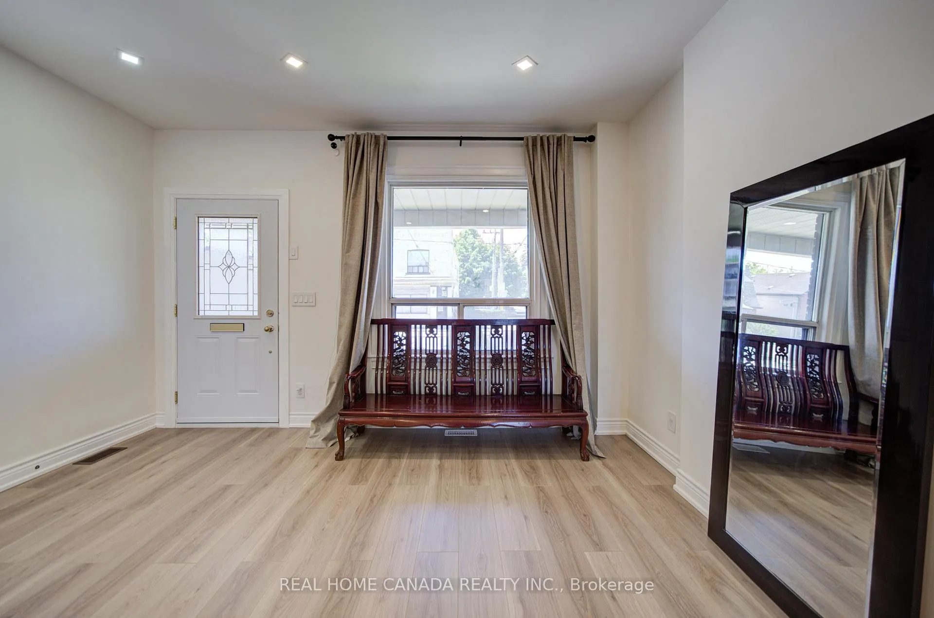 Photo 4 of 1145 Dufferin Street, Toronto, Dovercourt-Wallace Emerson-Junction — HOMEH