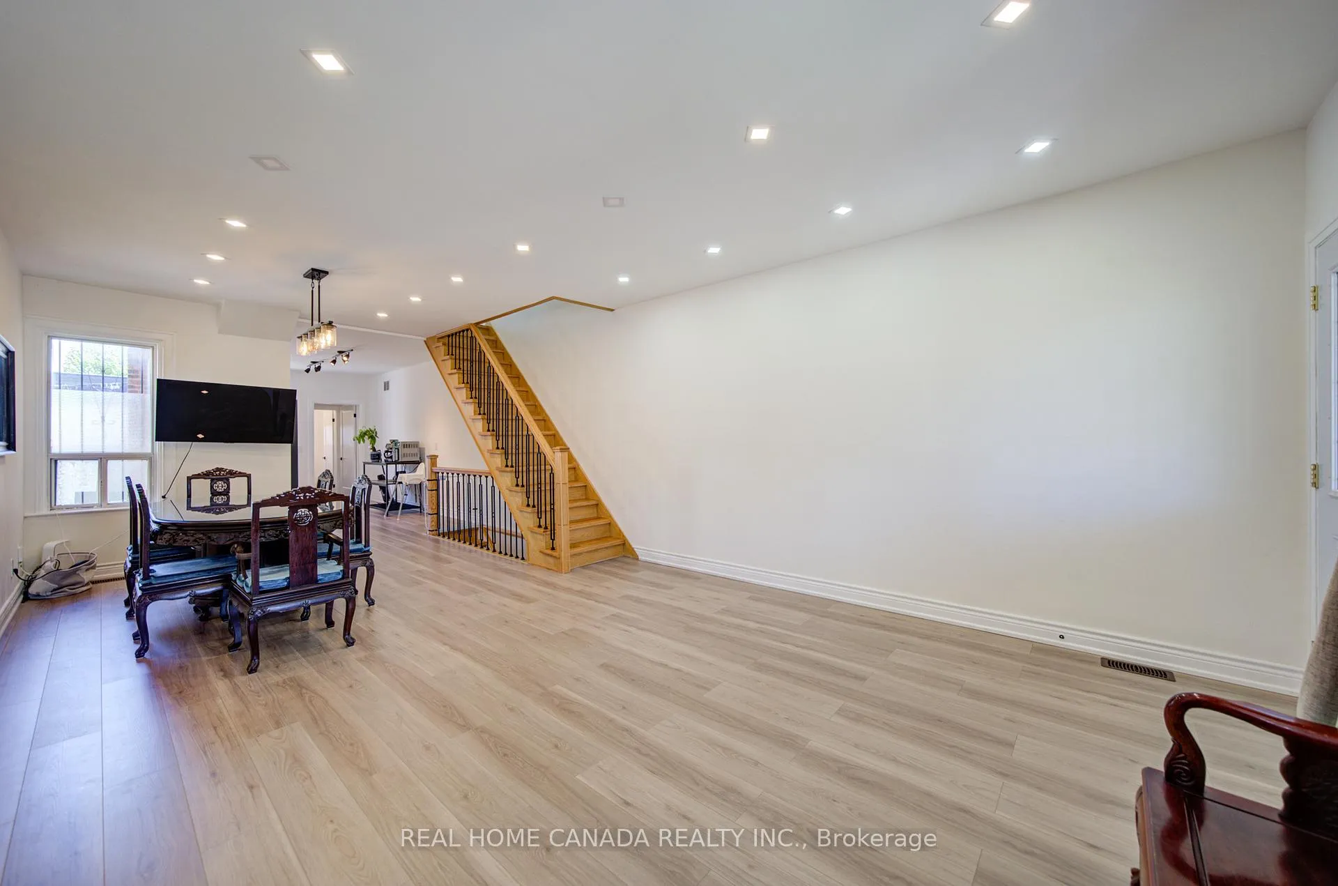 Photo 5 of 1145 Dufferin Street, Toronto, Dovercourt-Wallace Emerson-Junction — HOMEH