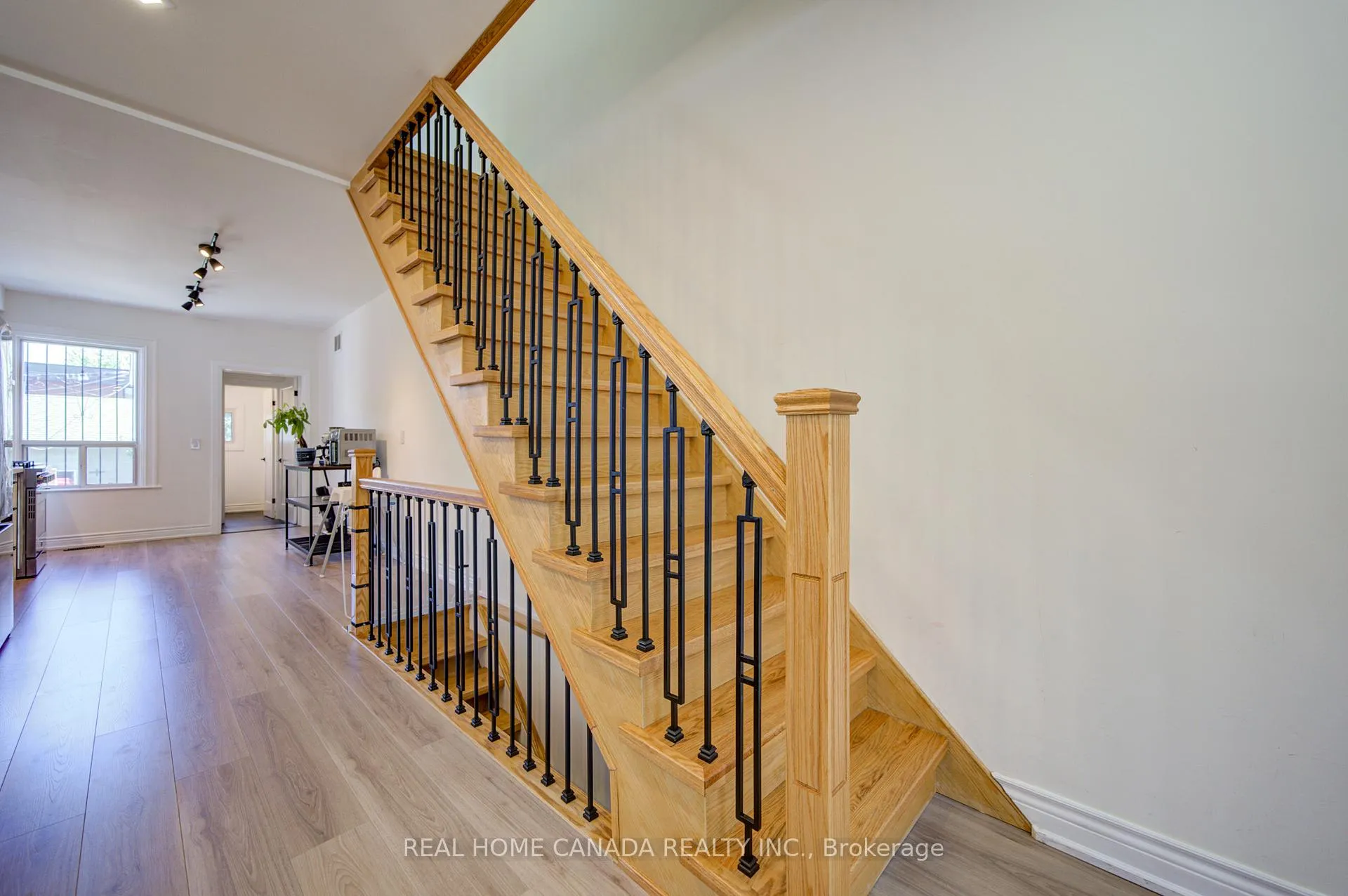 Photo 10 of 1145 Dufferin Street, Toronto, Dovercourt-Wallace Emerson-Junction — HOMEH