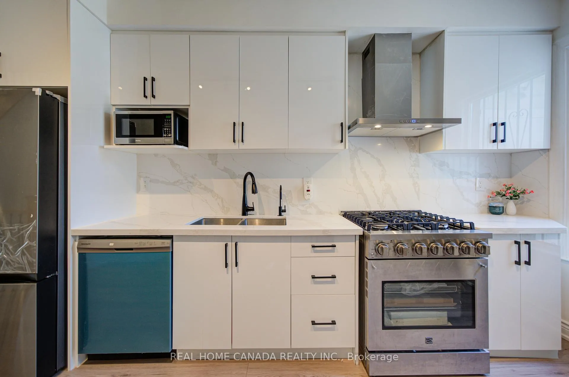 Photo 12 of 1145 Dufferin Street, Toronto, Dovercourt-Wallace Emerson-Junction — HOMEH