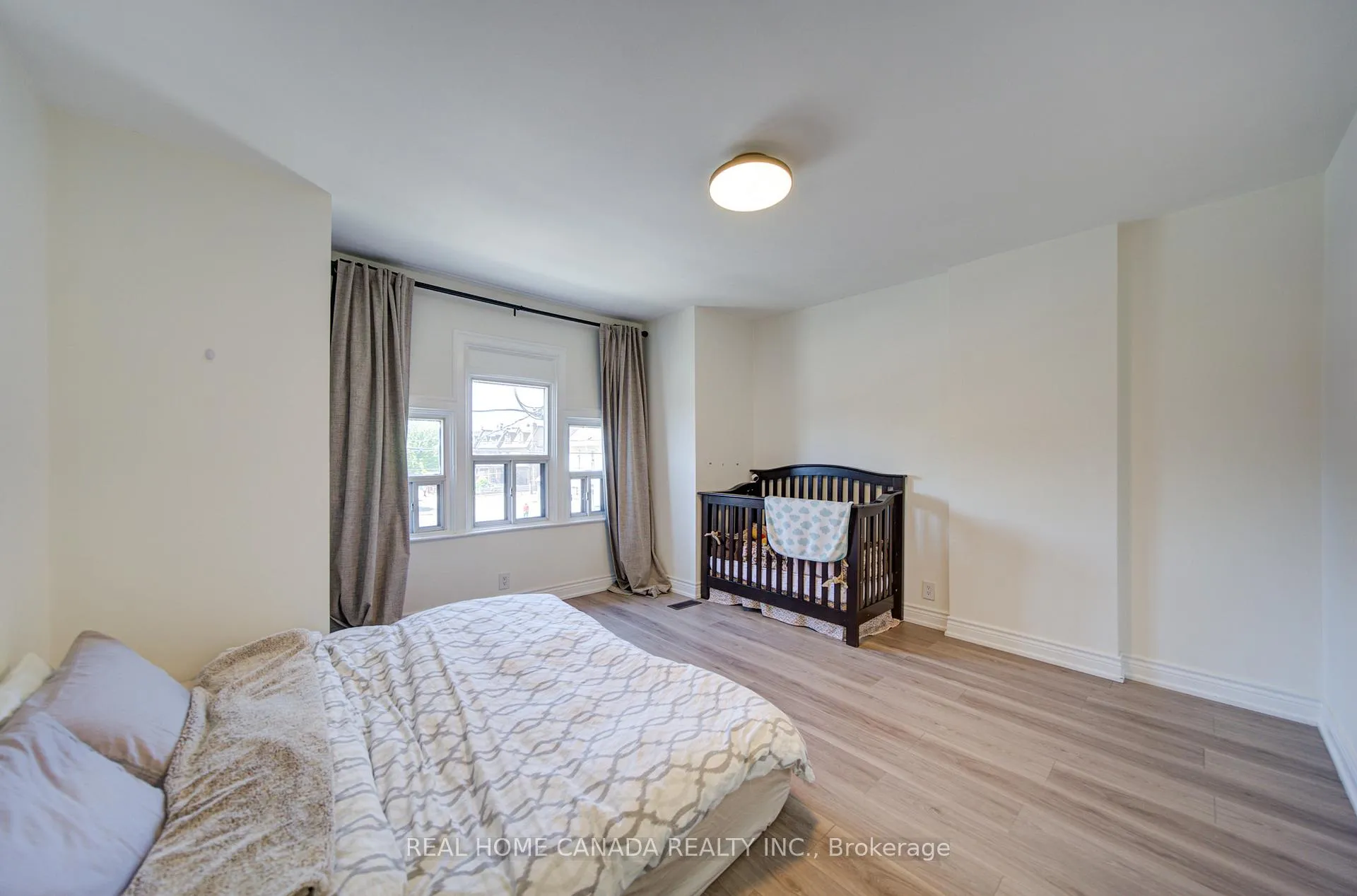 Photo 16 of 1145 Dufferin Street, Toronto, Dovercourt-Wallace Emerson-Junction — HOMEH
