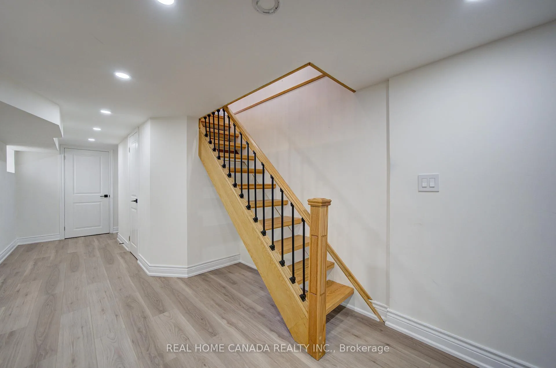 Photo 22 of 1145 Dufferin Street, Toronto, Dovercourt-Wallace Emerson-Junction — HOMEH