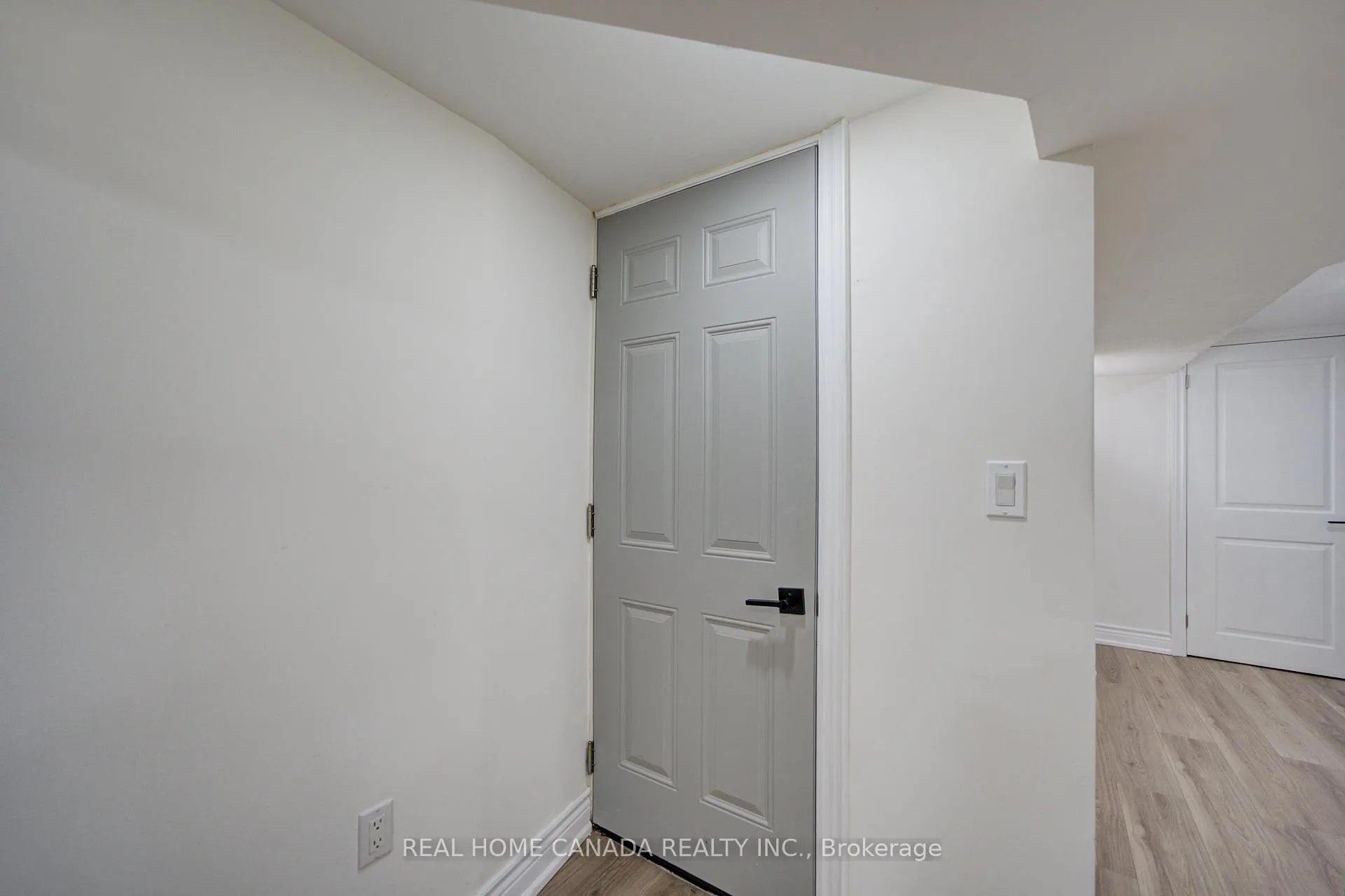 Photo 26 of 1145 Dufferin Street, Toronto, Dovercourt-Wallace Emerson-Junction — HOMEH