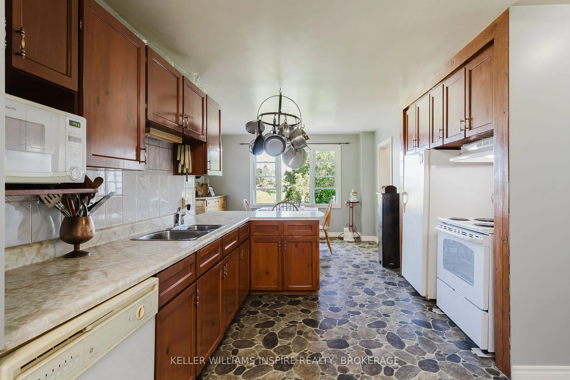 Photo 5 of 1309 Fred Brown Road, Loyalist, Lennox and Addington - South — HOMEH