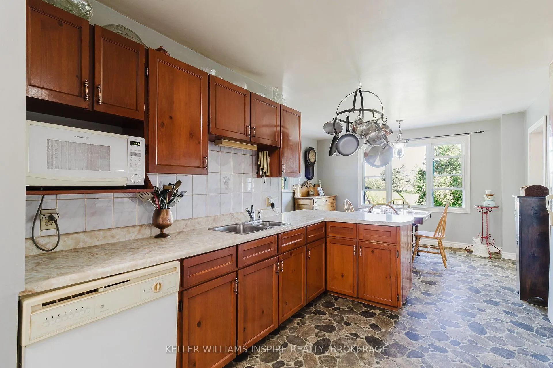 Photo 6 of 1309 Fred Brown Road, Loyalist, Lennox and Addington - South — HOMEH