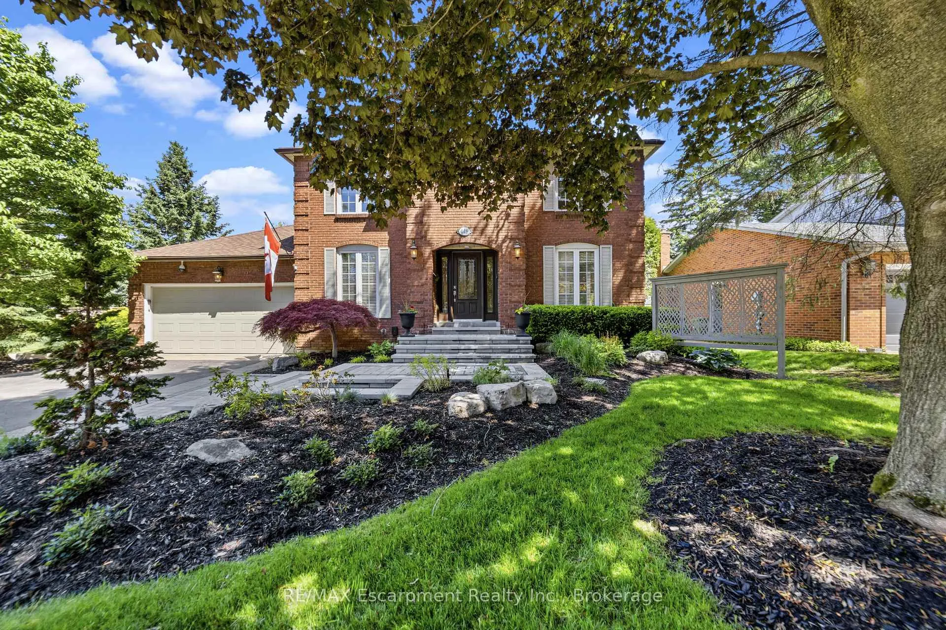 Photo 2 of 449 Roymor Crescent, Hamilton, Ancaster — HOMEH