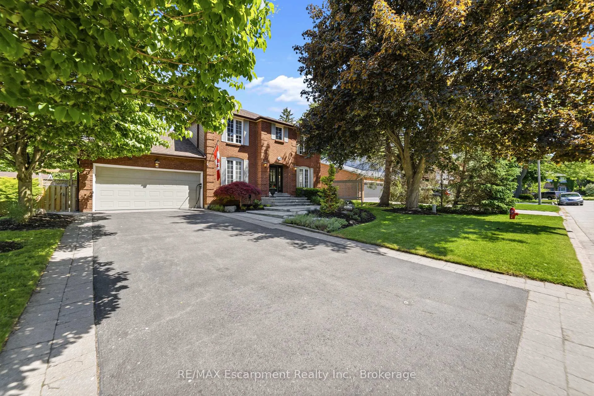 Photo 3 of 449 Roymor Crescent, Hamilton, Ancaster — HOMEH