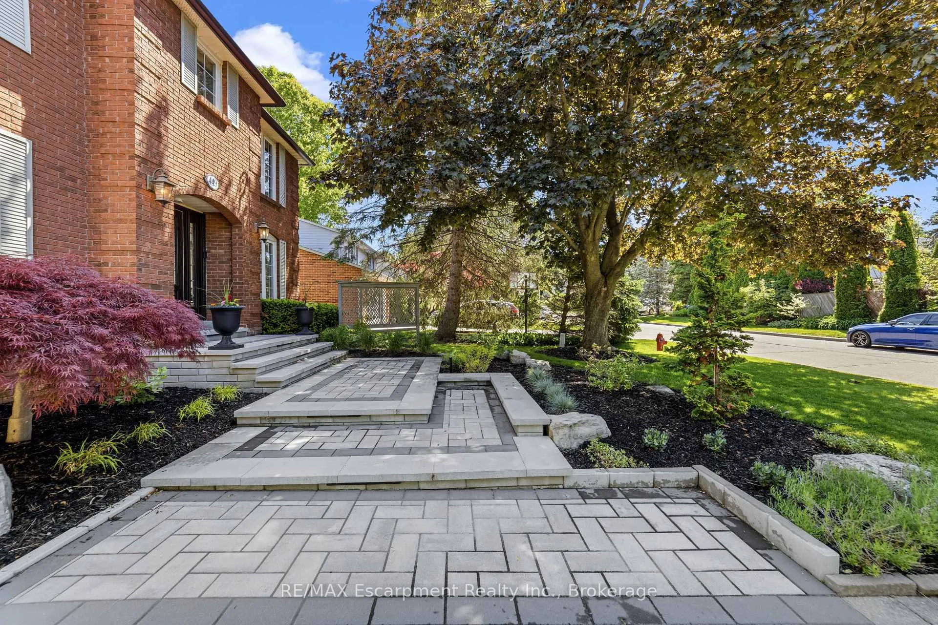 Photo 4 of 449 Roymor Crescent, Hamilton, Ancaster — HOMEH