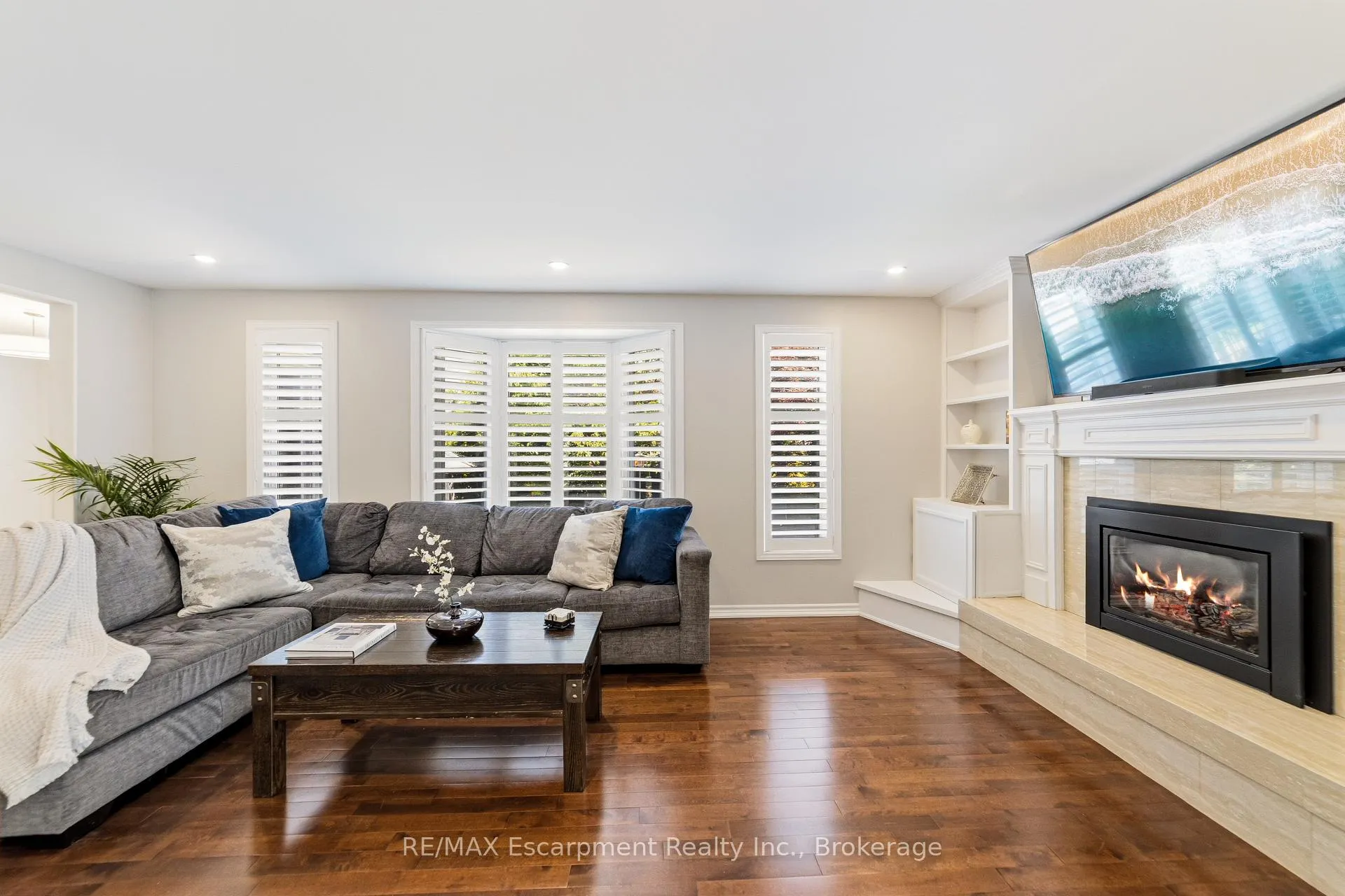 Photo 7 of 449 Roymor Crescent, Hamilton, Ancaster — HOMEH