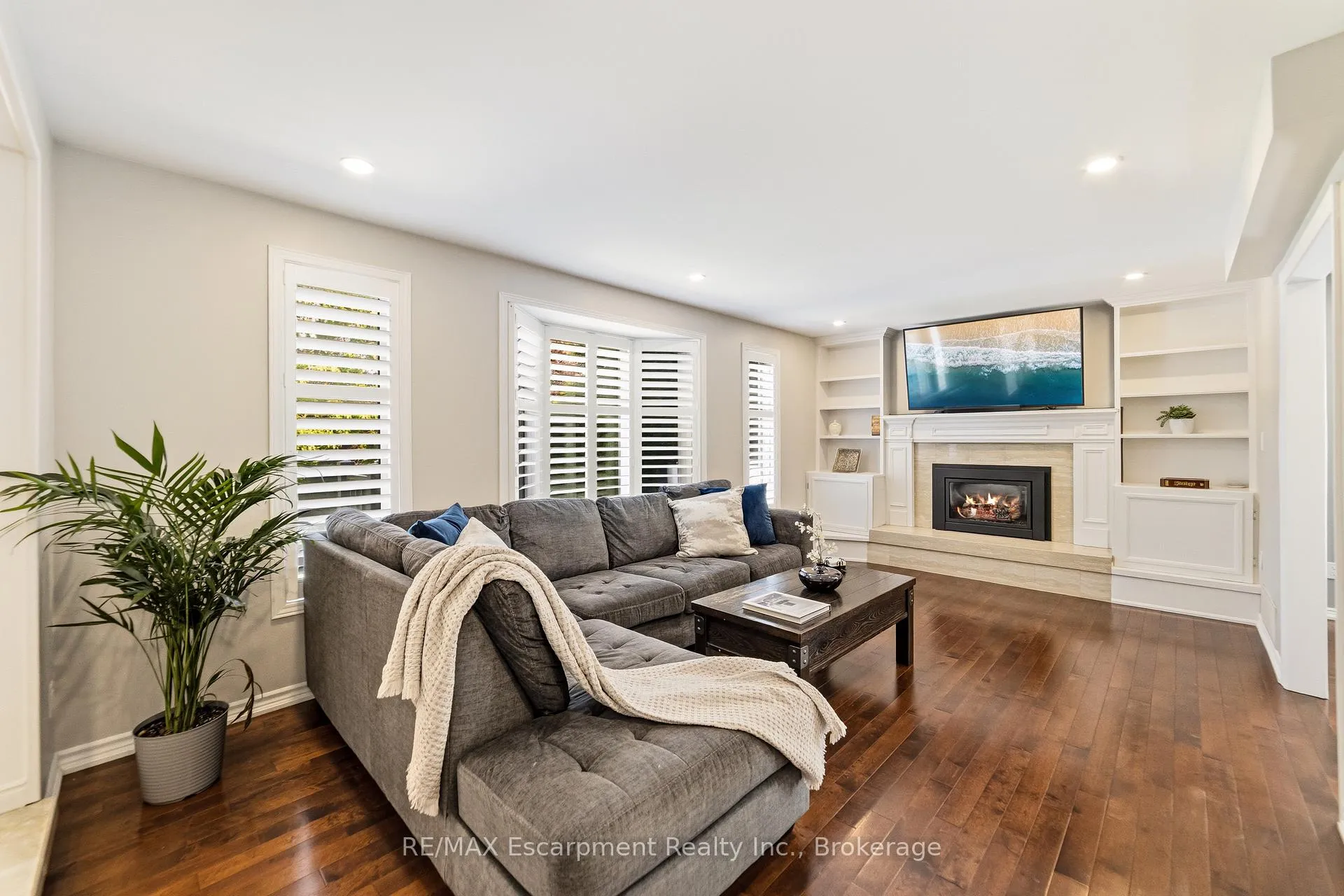 Photo 8 of 449 Roymor Crescent, Hamilton, Ancaster — HOMEH