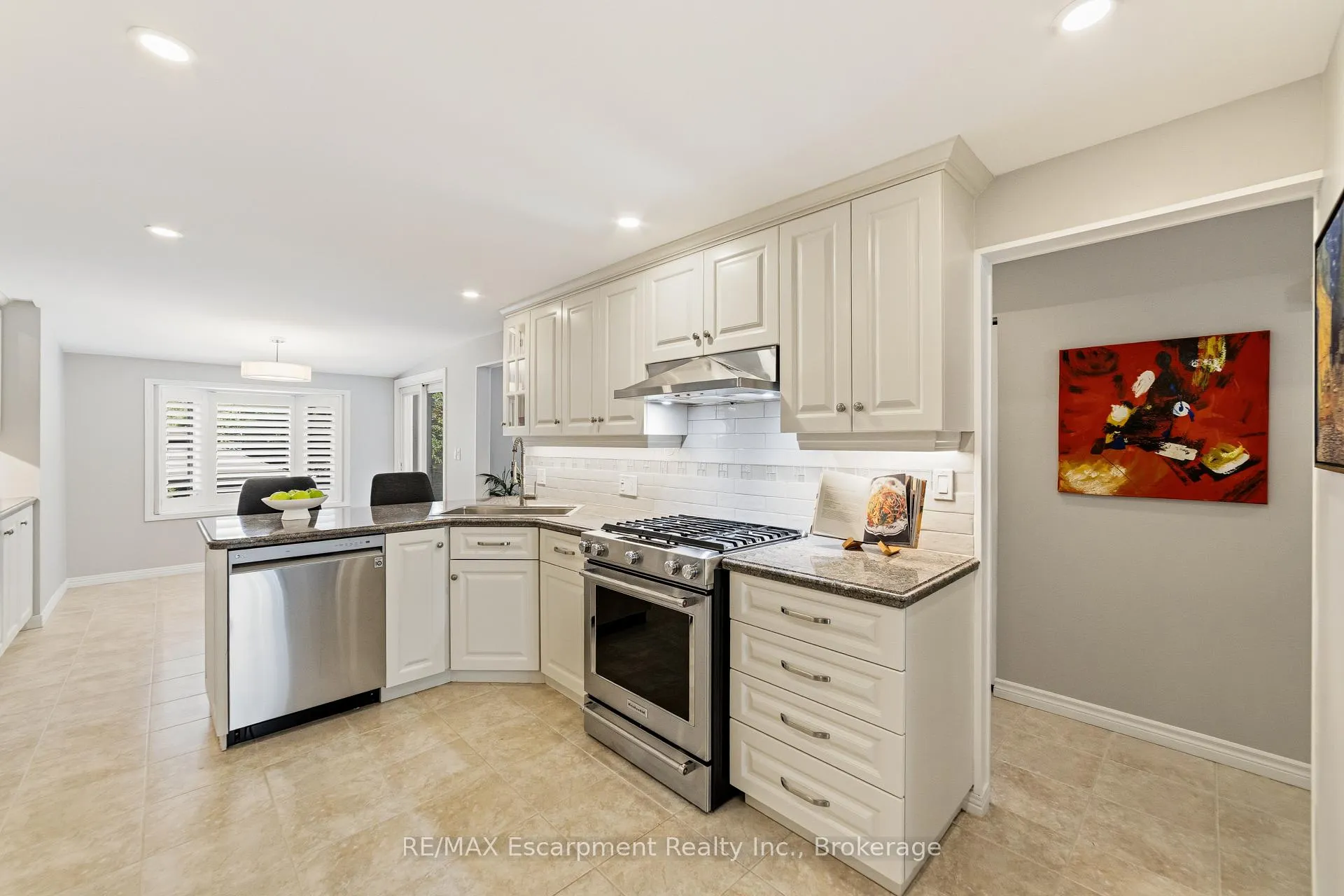 Photo 11 of 449 Roymor Crescent, Hamilton, Ancaster — HOMEH