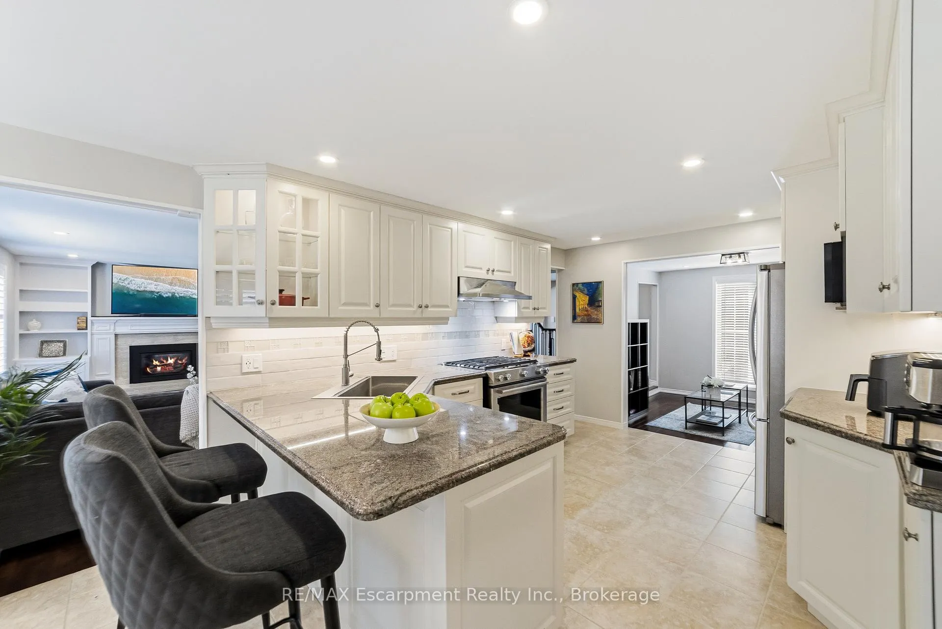 Photo 12 of 449 Roymor Crescent, Hamilton, Ancaster — HOMEH