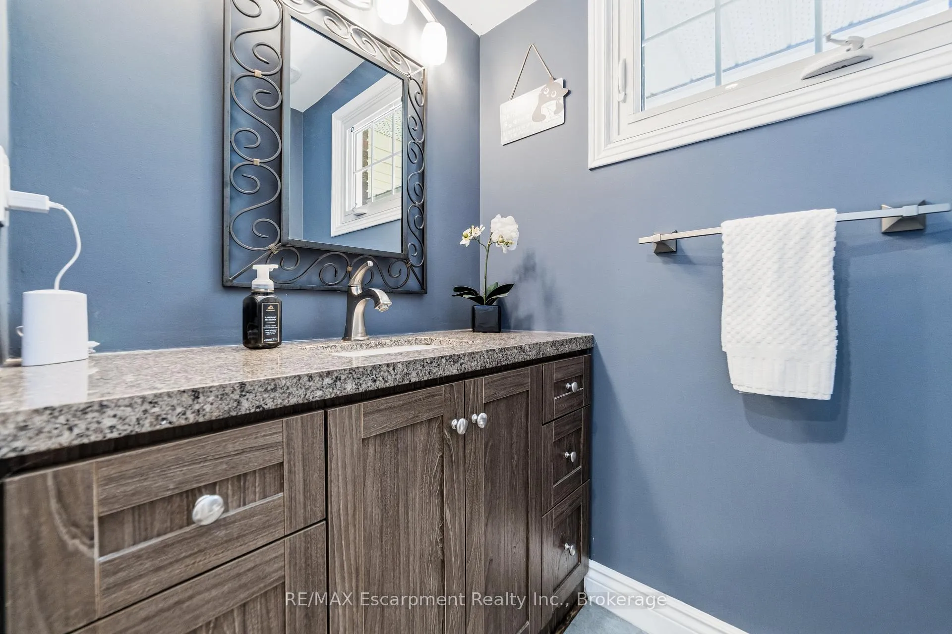 Photo 16 of 449 Roymor Crescent, Hamilton, Ancaster — HOMEH