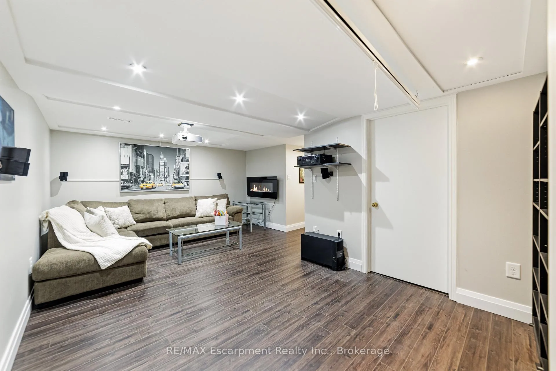 Photo 39 of 449 Roymor Crescent, Hamilton, Ancaster — HOMEH