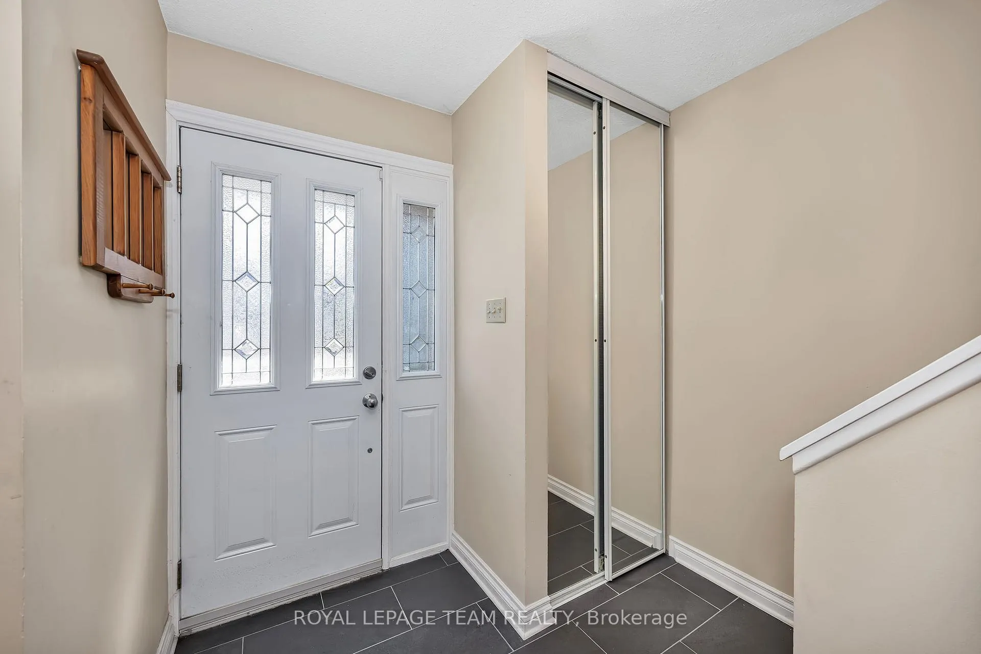 Photo 5 of Unit 25, 3105 Stockton Drive, Ottawa, Blossom Park/Kemp Park/Findlay Creek — HOMEH