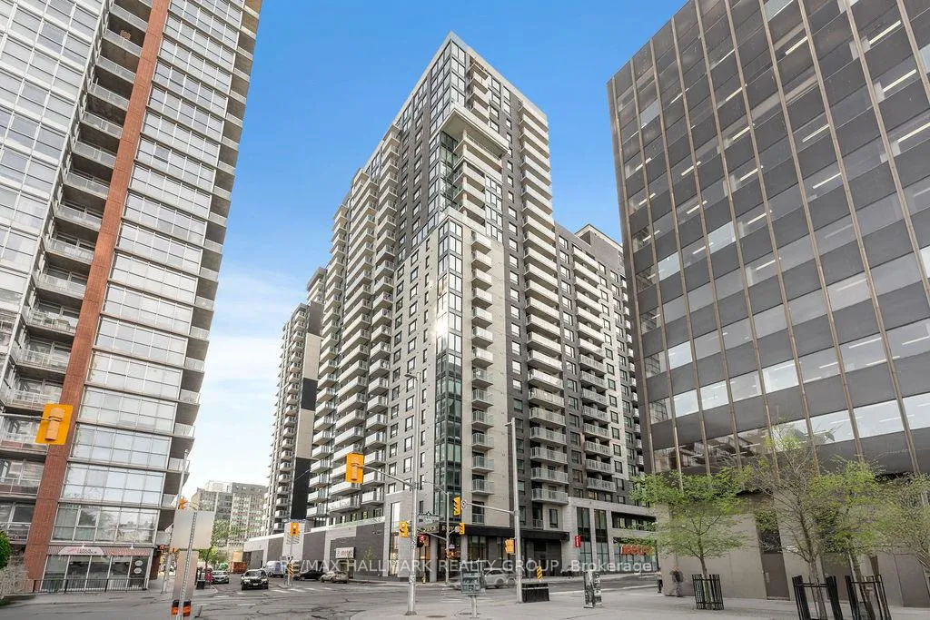 Front of Unit 2102, 180 George Street