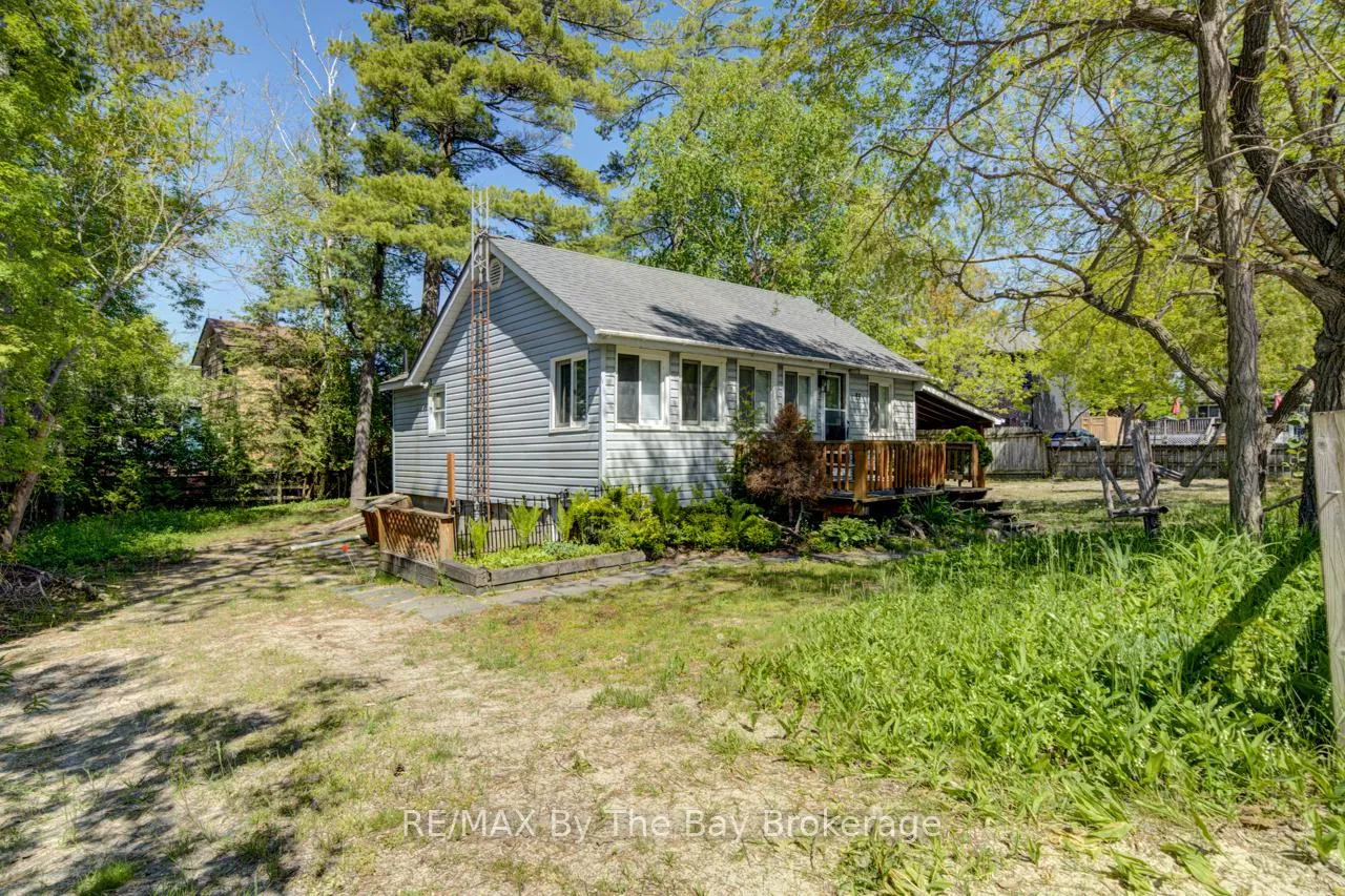 Photo 6 of 33 17th Street N, Wasaga Beach — HOMEH