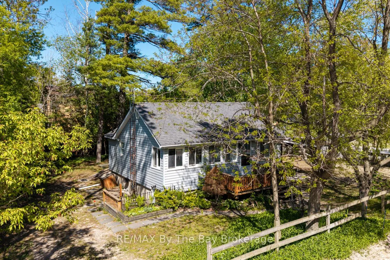 Photo 7 of 33 17th Street N, Wasaga Beach — HOMEH