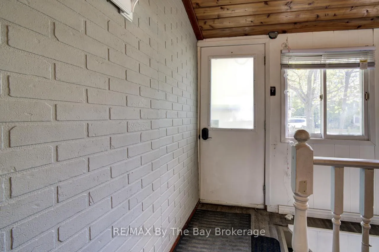 Photo 8 of 33 17th Street N, Wasaga Beach — HOMEH