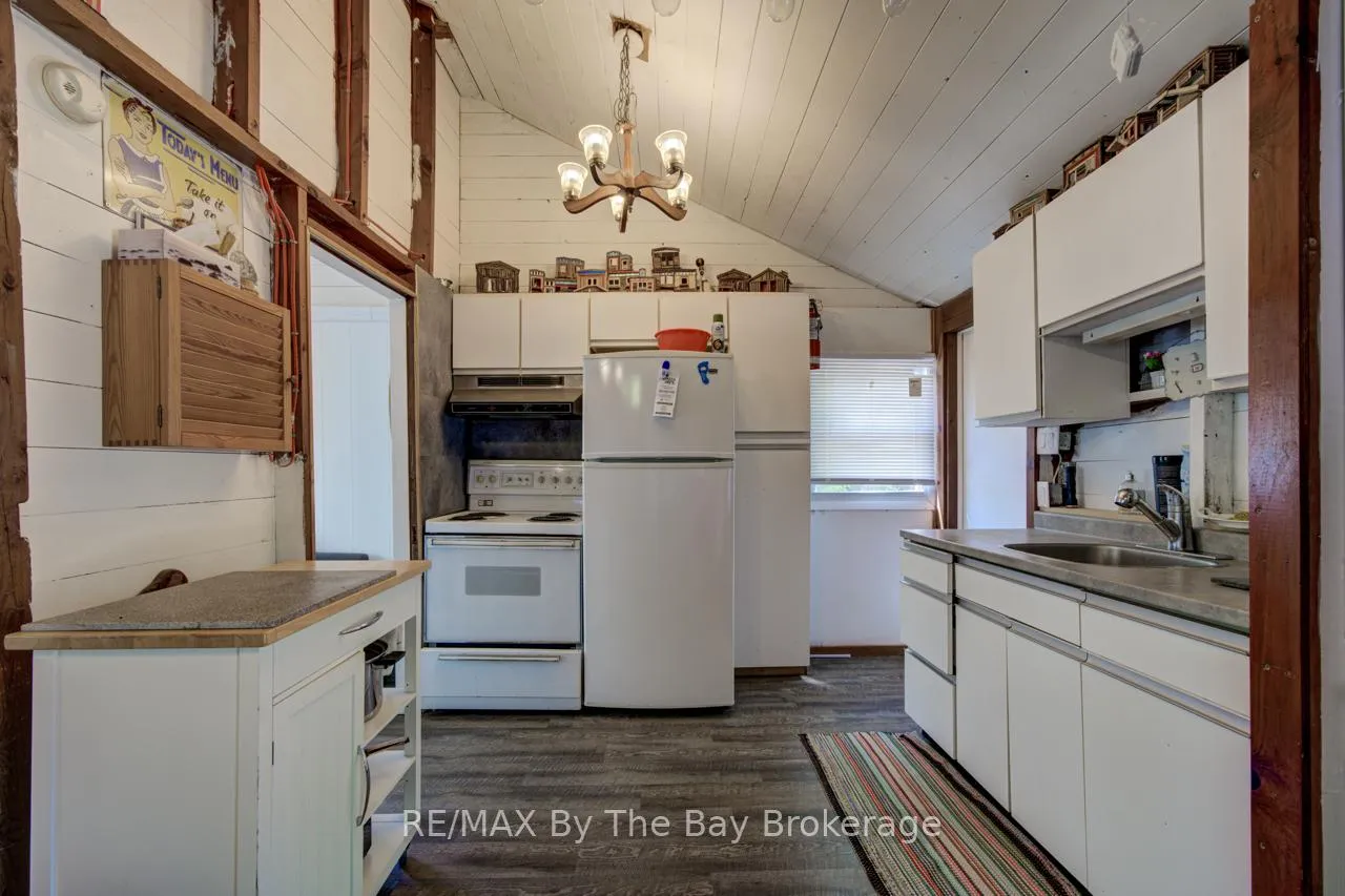 Photo 13 of 33 17th Street N, Wasaga Beach — HOMEH