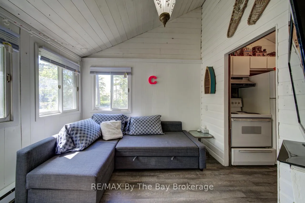 Photo 17 of 33 17th Street N, Wasaga Beach — HOMEH