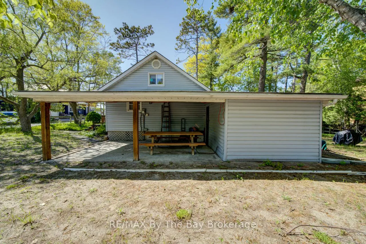 Photo 28 of 33 17th Street N, Wasaga Beach — HOMEH