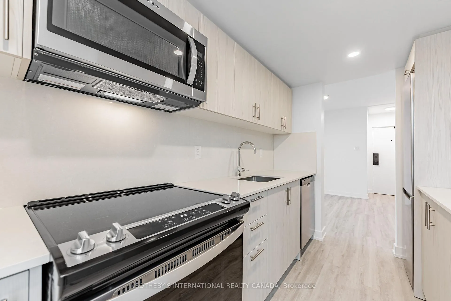 Photo 3 of Unit 802, 201 Sherbourne Street, Toronto, Moss Park — HOMEH