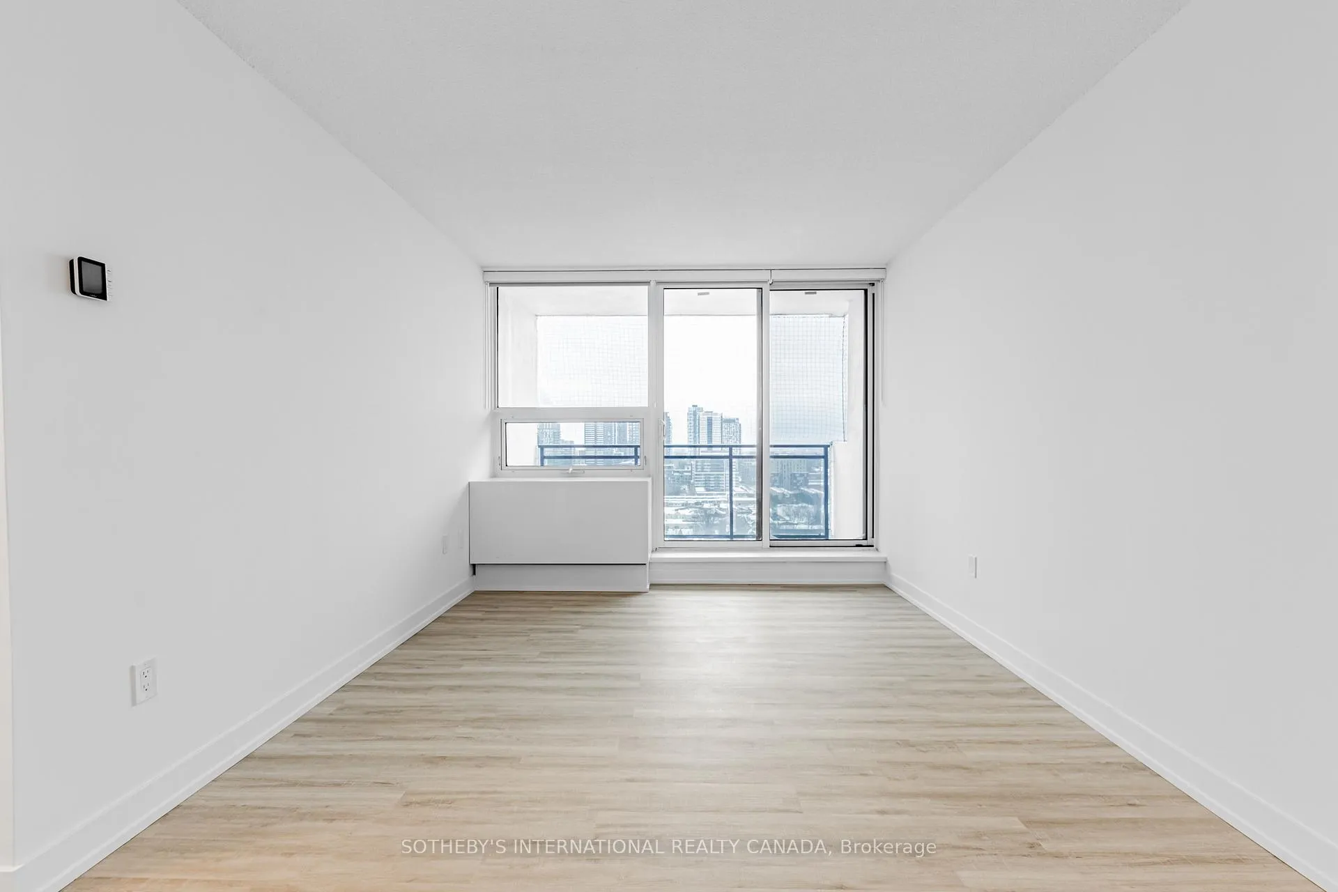Photo 4 of Unit 802, 201 Sherbourne Street, Toronto, Moss Park — HOMEH