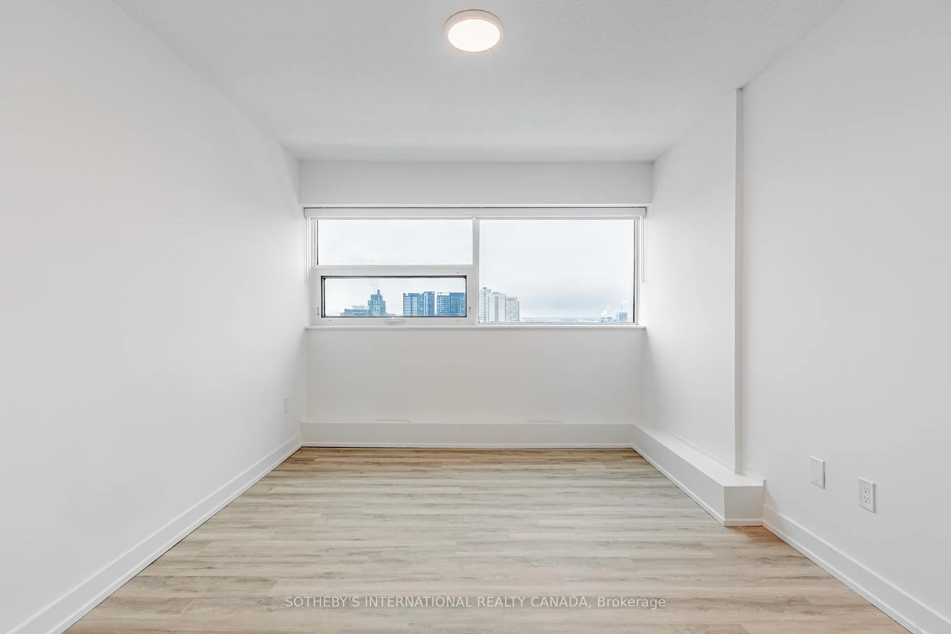 Photo 7 of Unit 802, 201 Sherbourne Street, Toronto, Moss Park — HOMEH