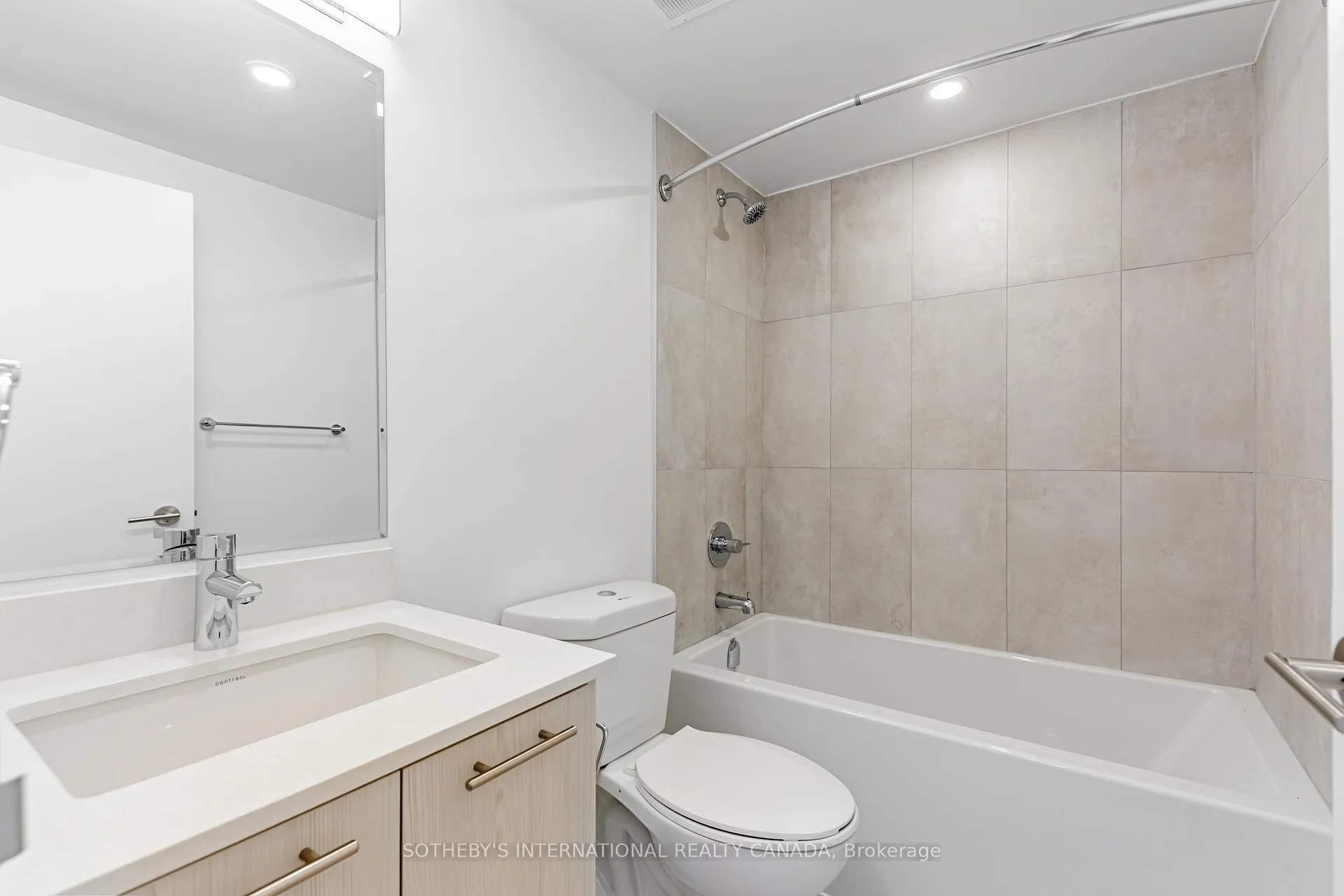 Photo 8 of Unit 802, 201 Sherbourne Street, Toronto, Moss Park — HOMEH