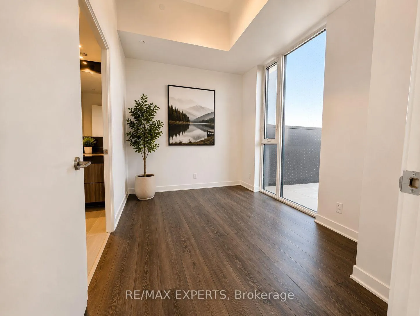 Photo 5 of Unit 402, 10 Flavelle Trail, Vaughan, Steeles West Industrial — HOMEH