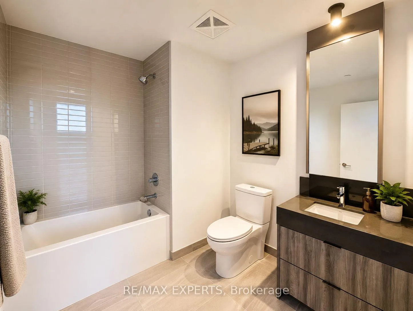 Photo 7 of Unit 402, 10 Flavelle Trail, Vaughan, Steeles West Industrial — HOMEH