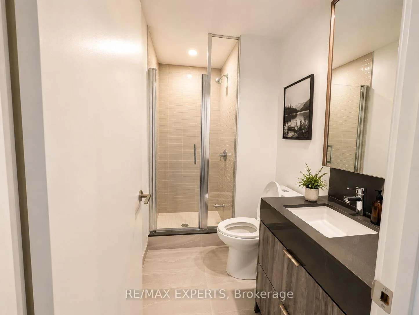 Photo 9 of Unit 402, 10 Flavelle Trail, Vaughan, Steeles West Industrial — HOMEH