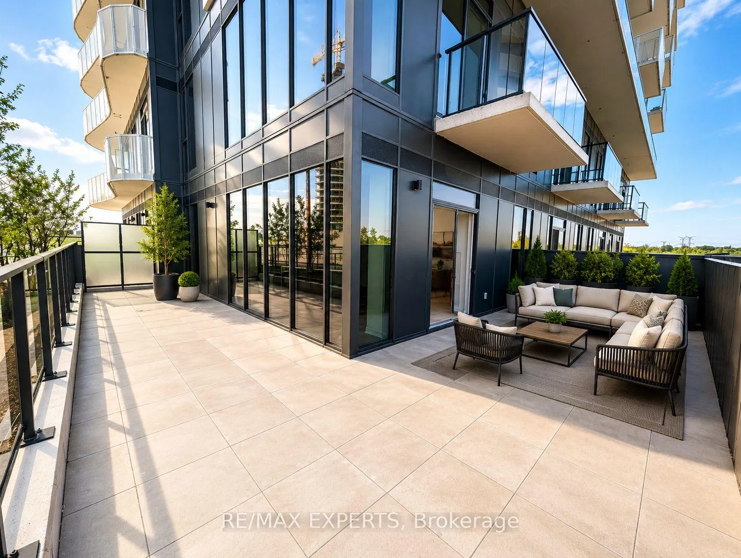 Photo 10 of Unit 402, 10 Flavelle Trail, Vaughan, Steeles West Industrial — HOMEH