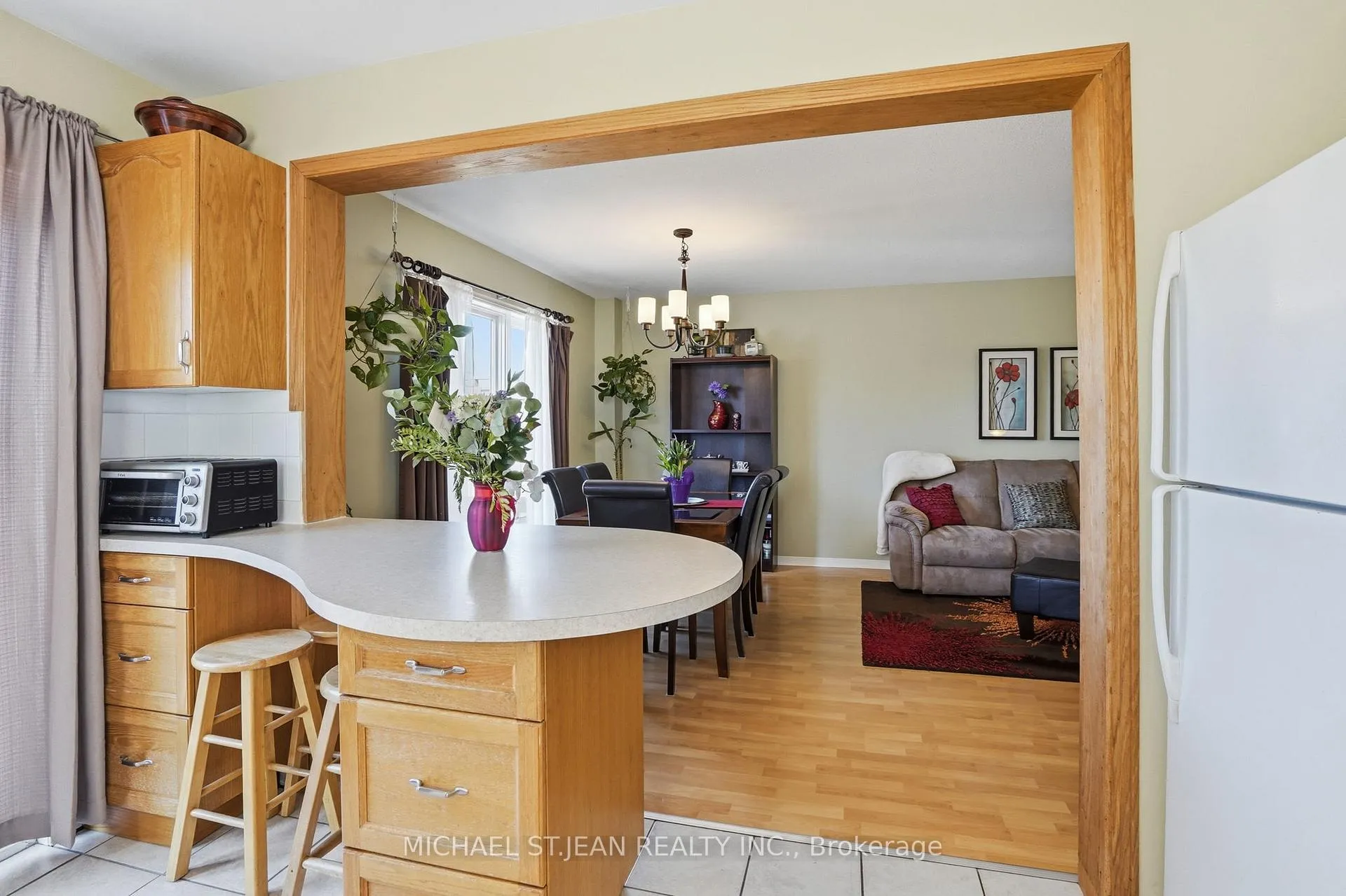 Photo 20 of 16 Woodland Drive, Welland, N. Welland — HOMEH