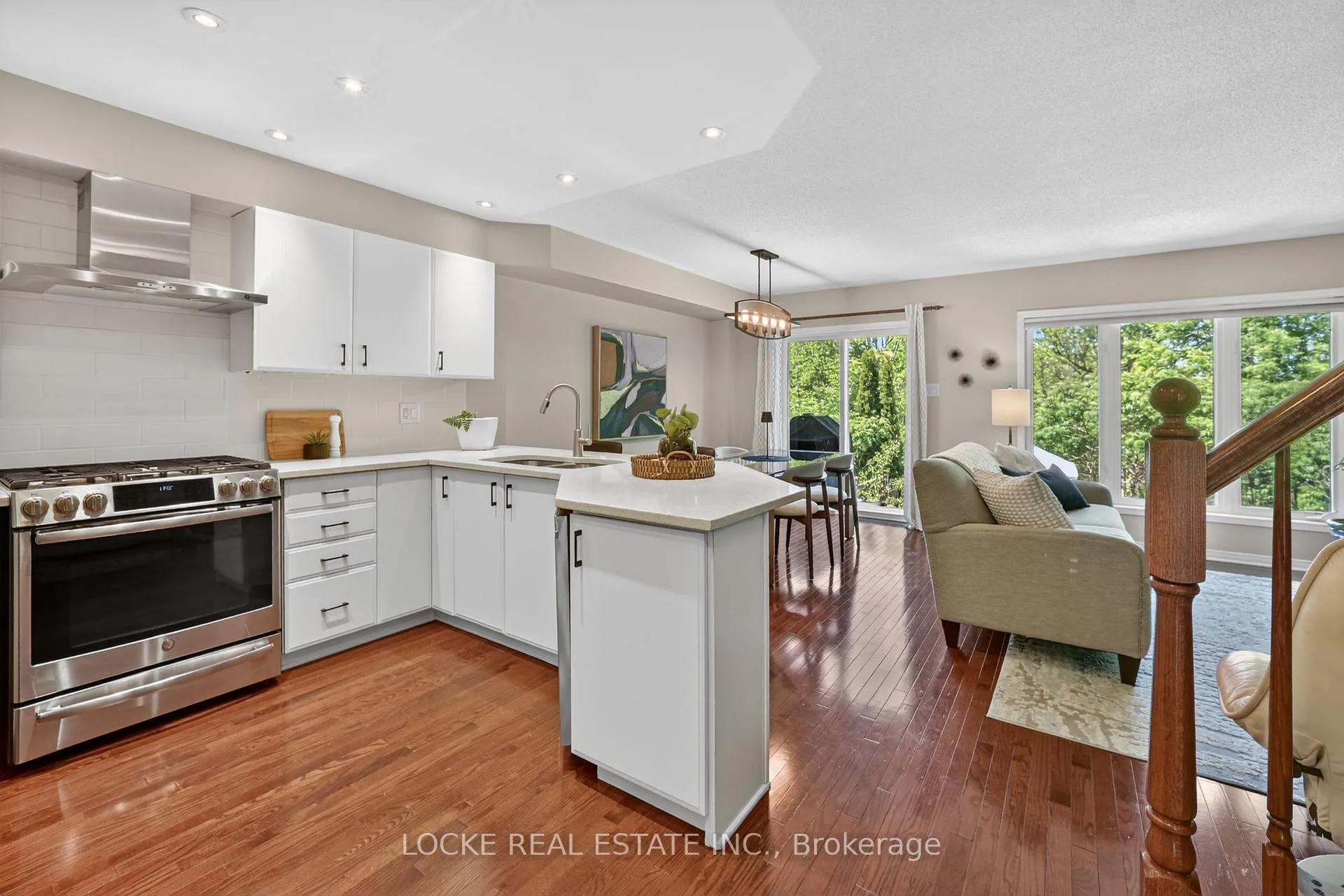 Photo 6 of 112 Parkrose Private, Ottawa, Chatelaine Village — HOMEH