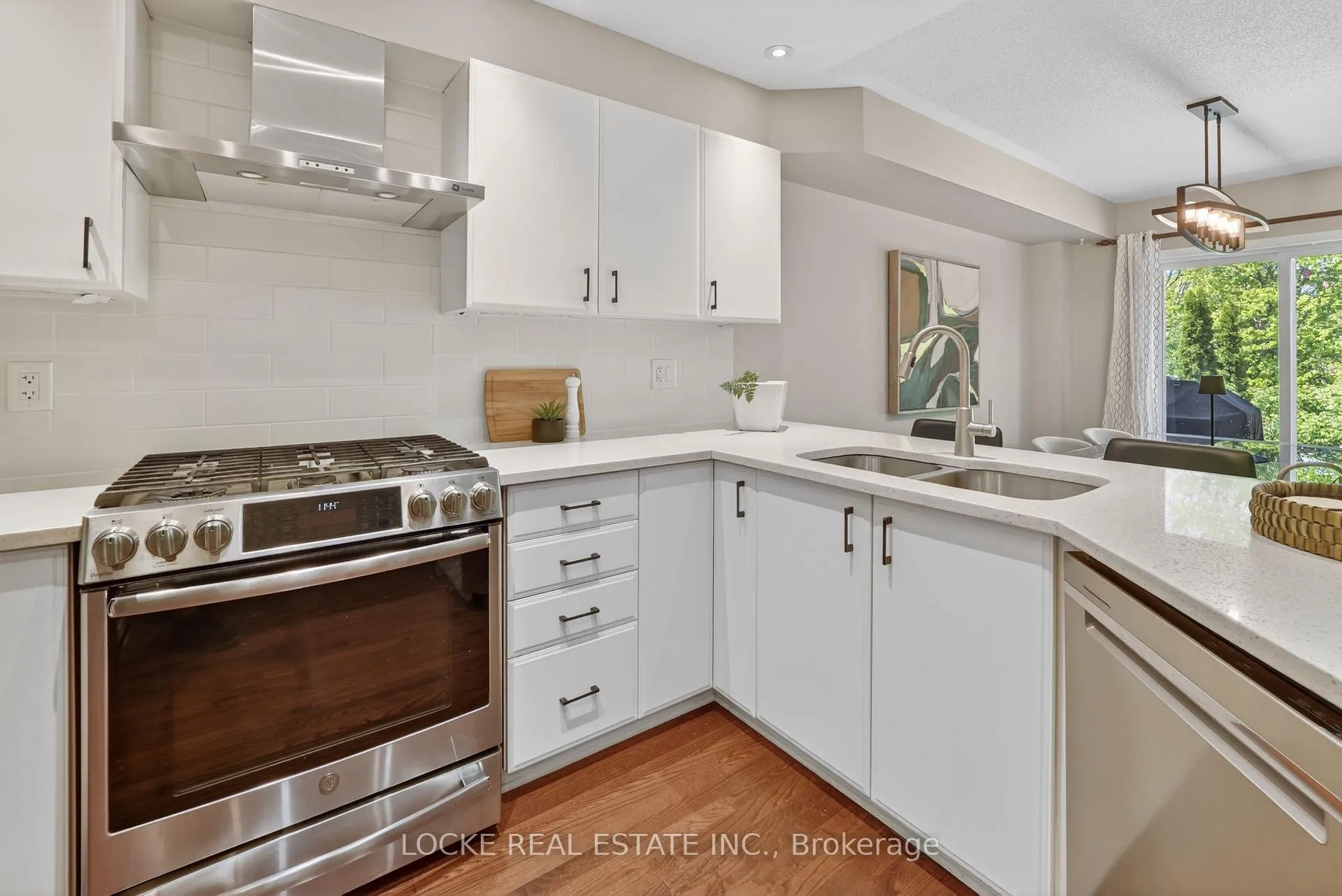 Photo 7 of 112 Parkrose Private, Ottawa, Chatelaine Village — HOMEH