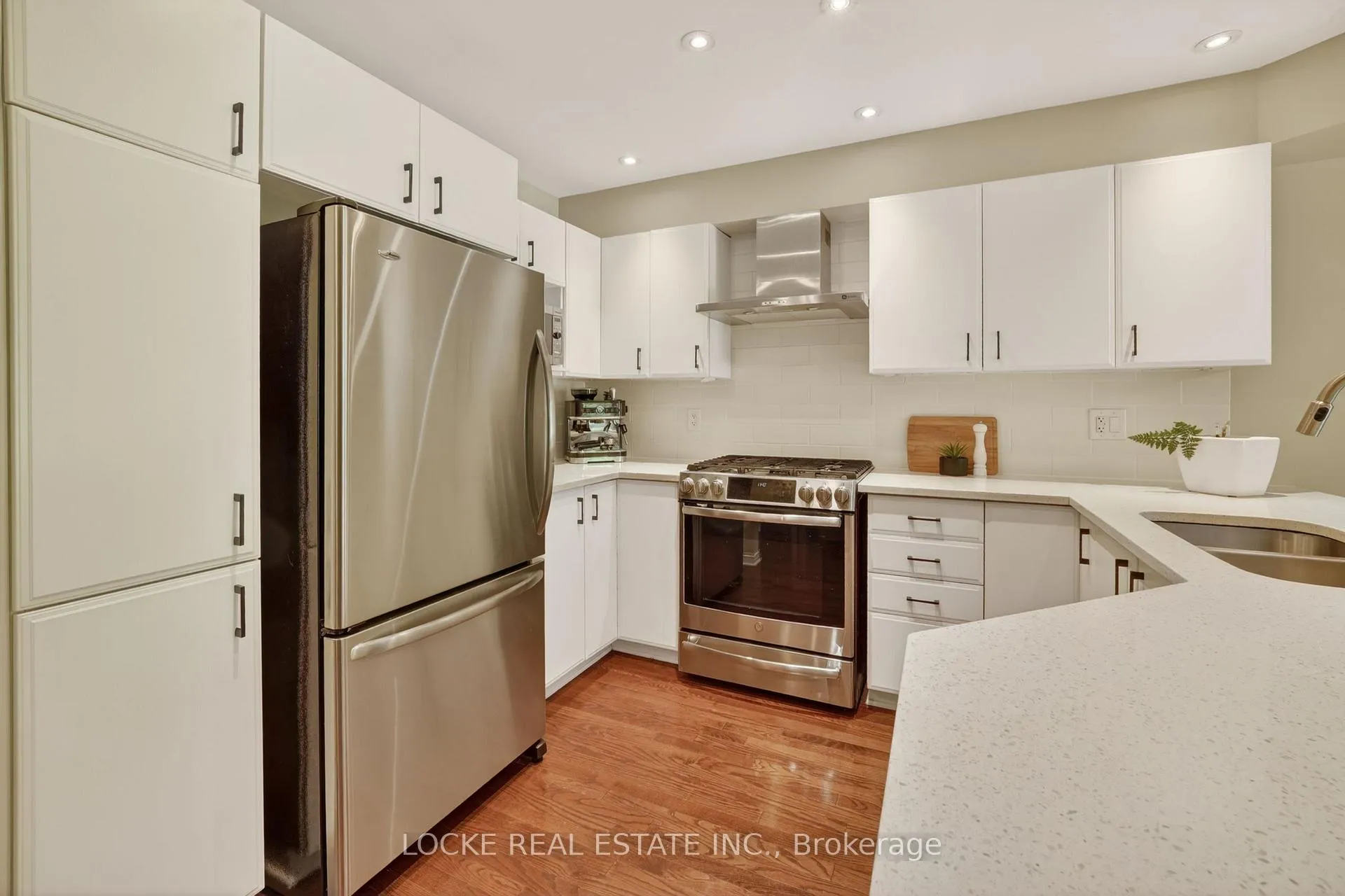 Photo 8 of 112 Parkrose Private, Ottawa, Chatelaine Village — HOMEH