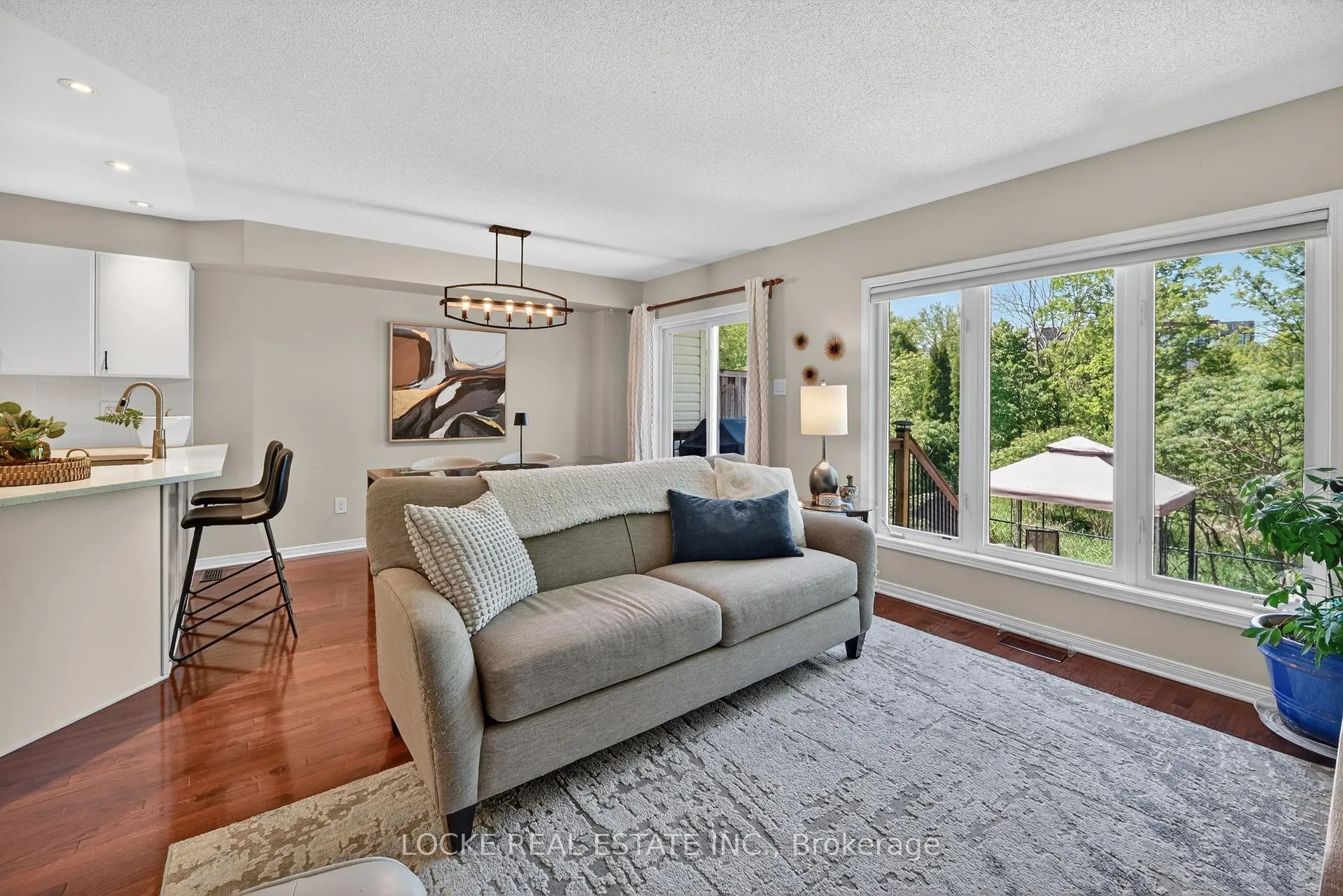 Photo 9 of 112 Parkrose Private, Ottawa, Chatelaine Village — HOMEH