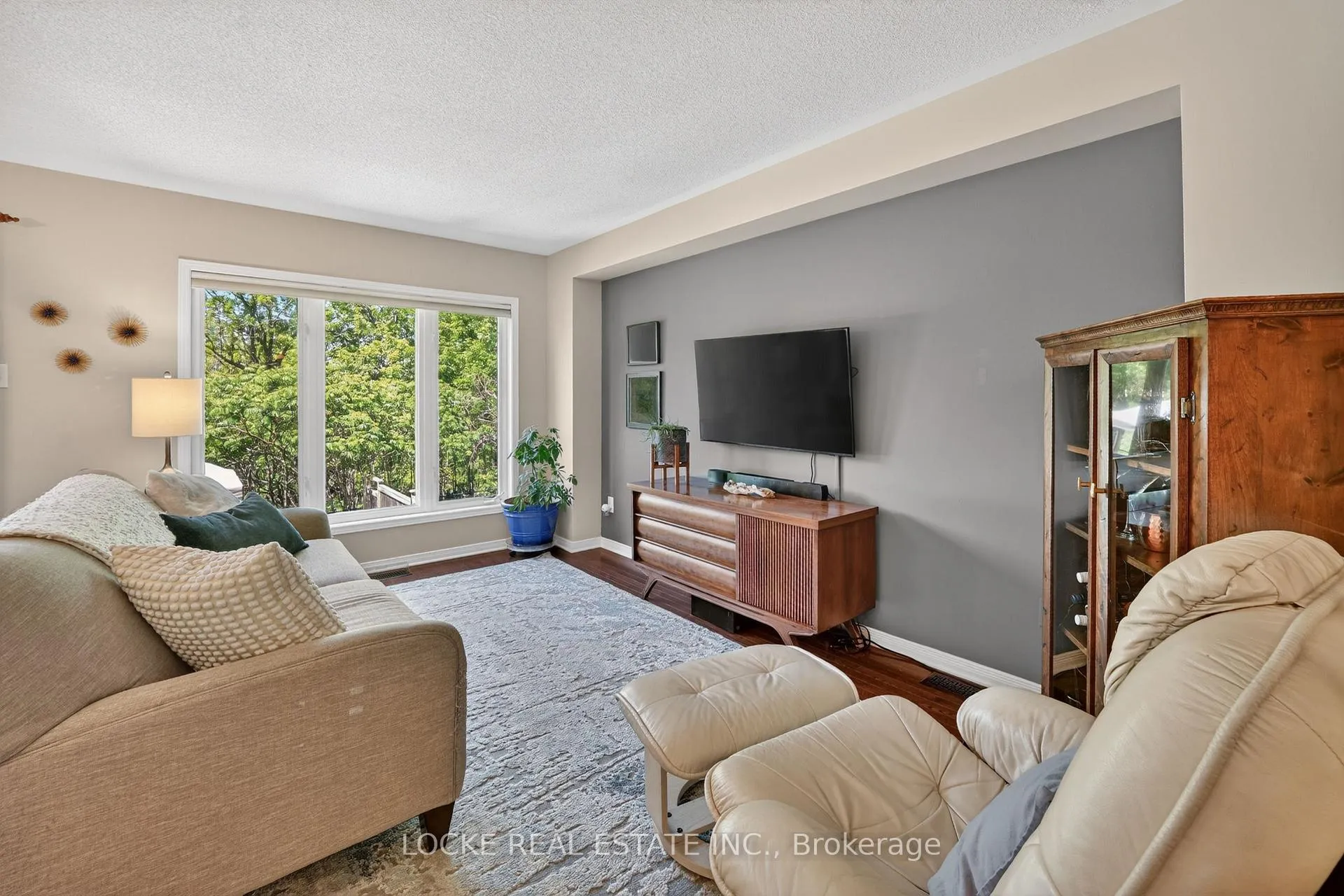 Photo 10 of 112 Parkrose Private, Ottawa, Chatelaine Village — HOMEH