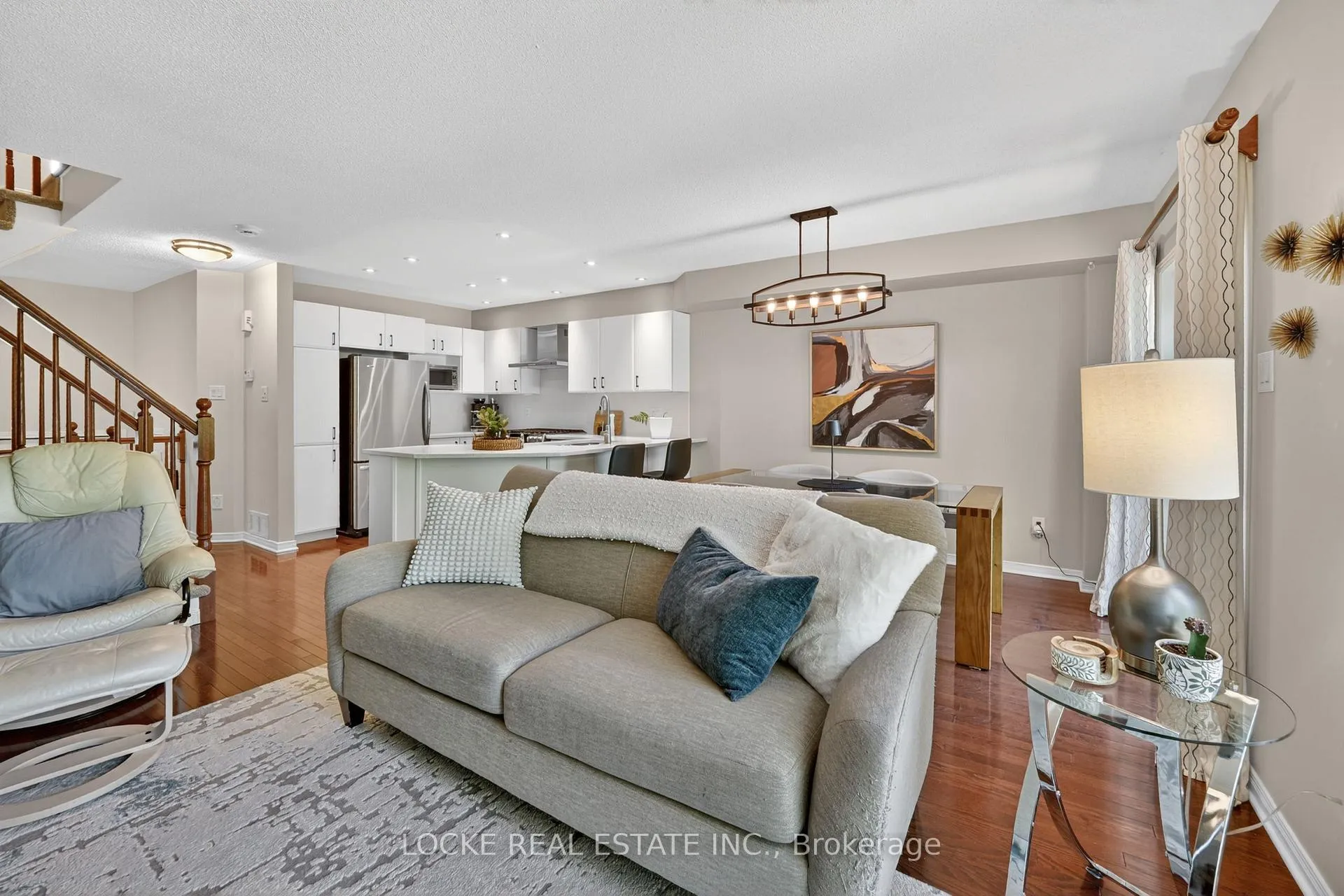 Photo 11 of 112 Parkrose Private, Ottawa, Chatelaine Village — HOMEH