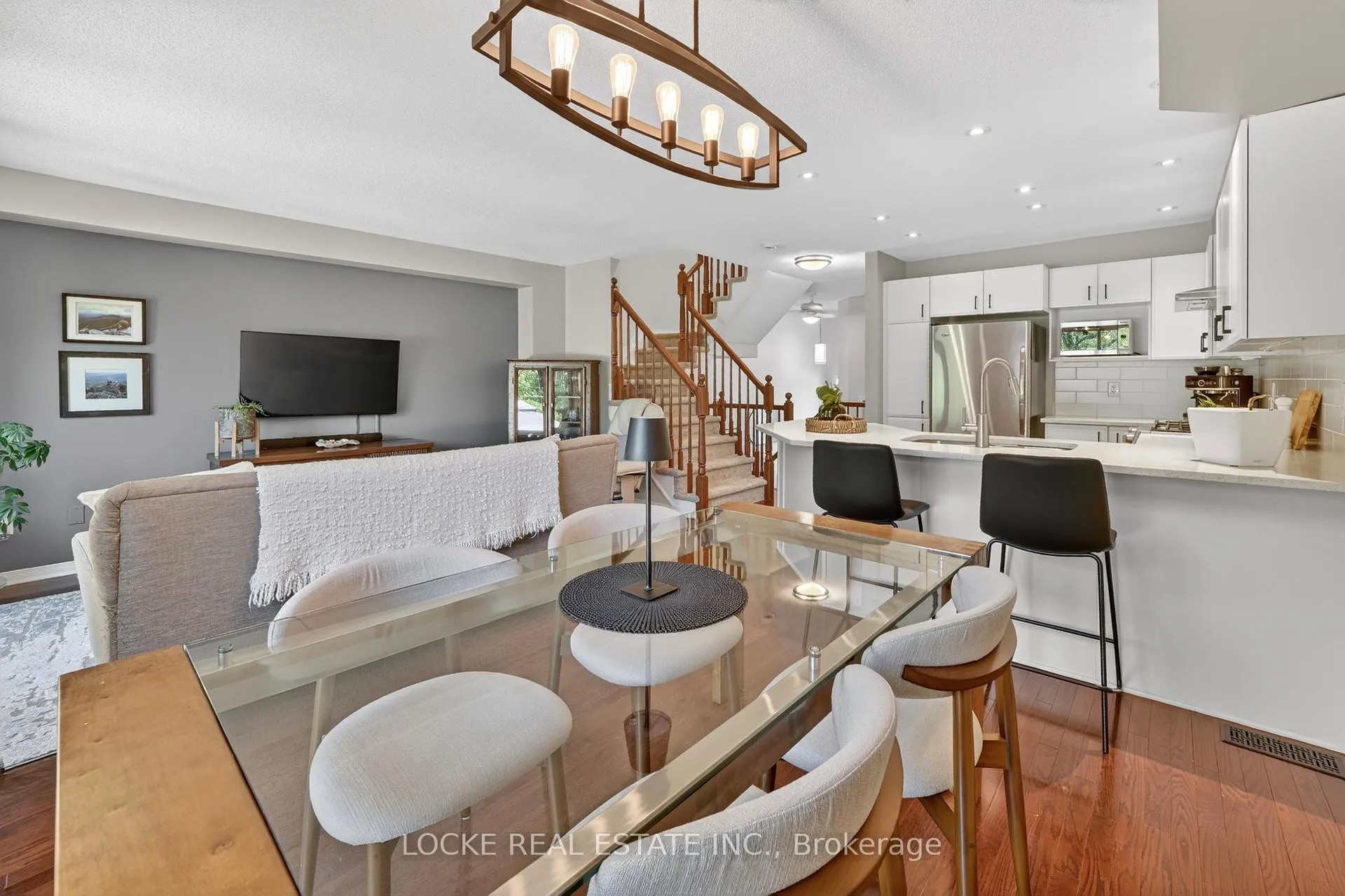 Photo 14 of 112 Parkrose Private, Ottawa, Chatelaine Village — HOMEH