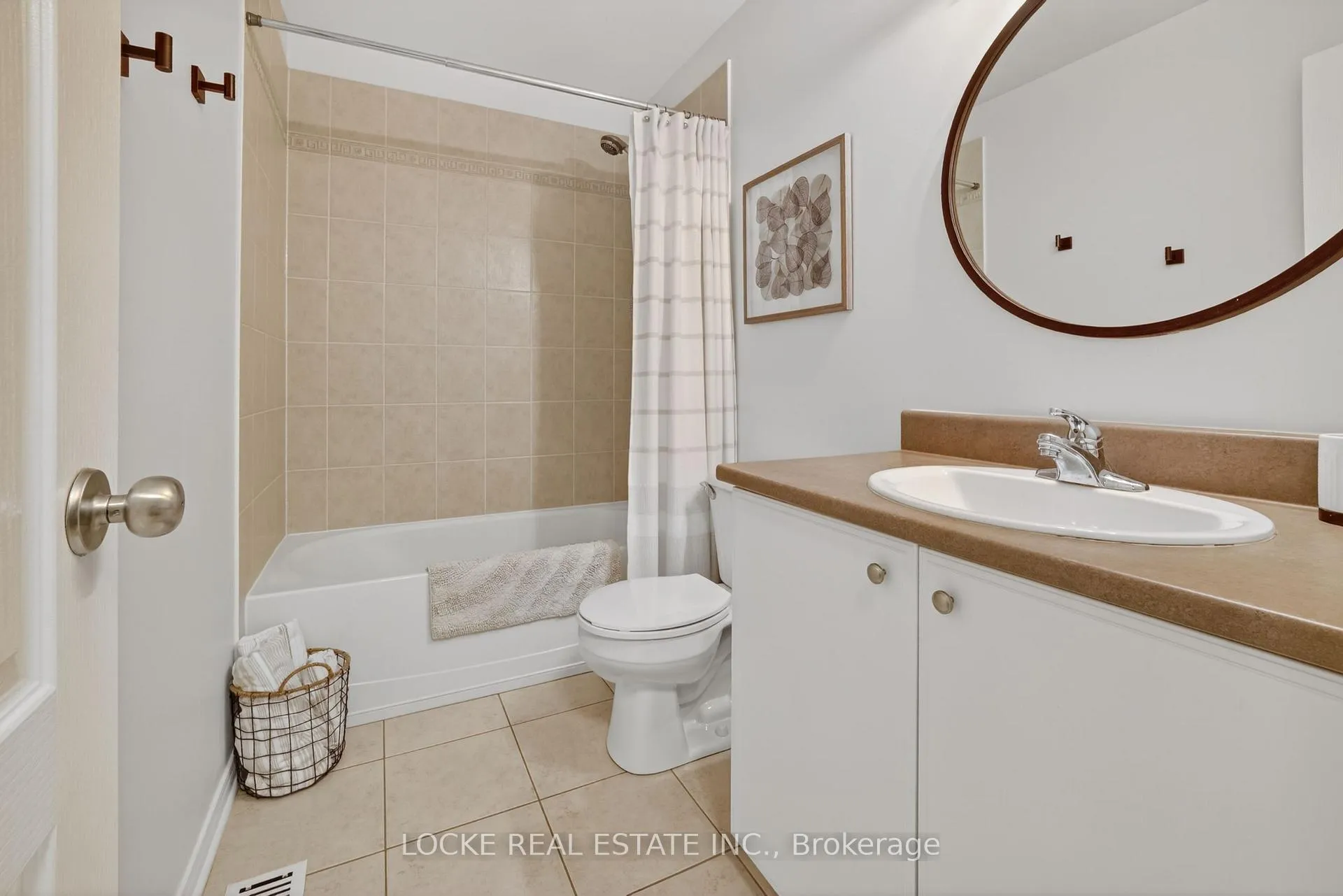 Photo 25 of 112 Parkrose Private, Ottawa, Chatelaine Village — HOMEH