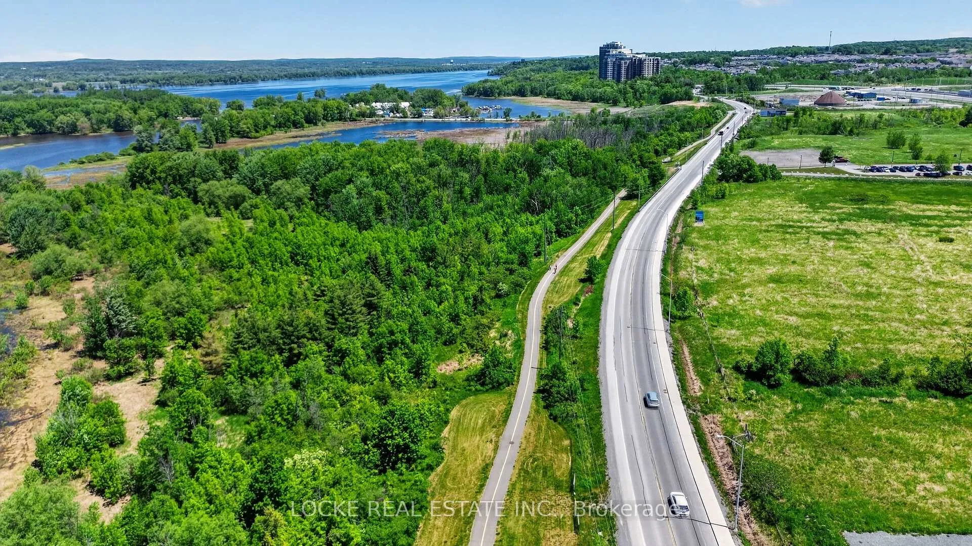 Photo 42 of 112 Parkrose Private, Ottawa, Chatelaine Village — HOMEH