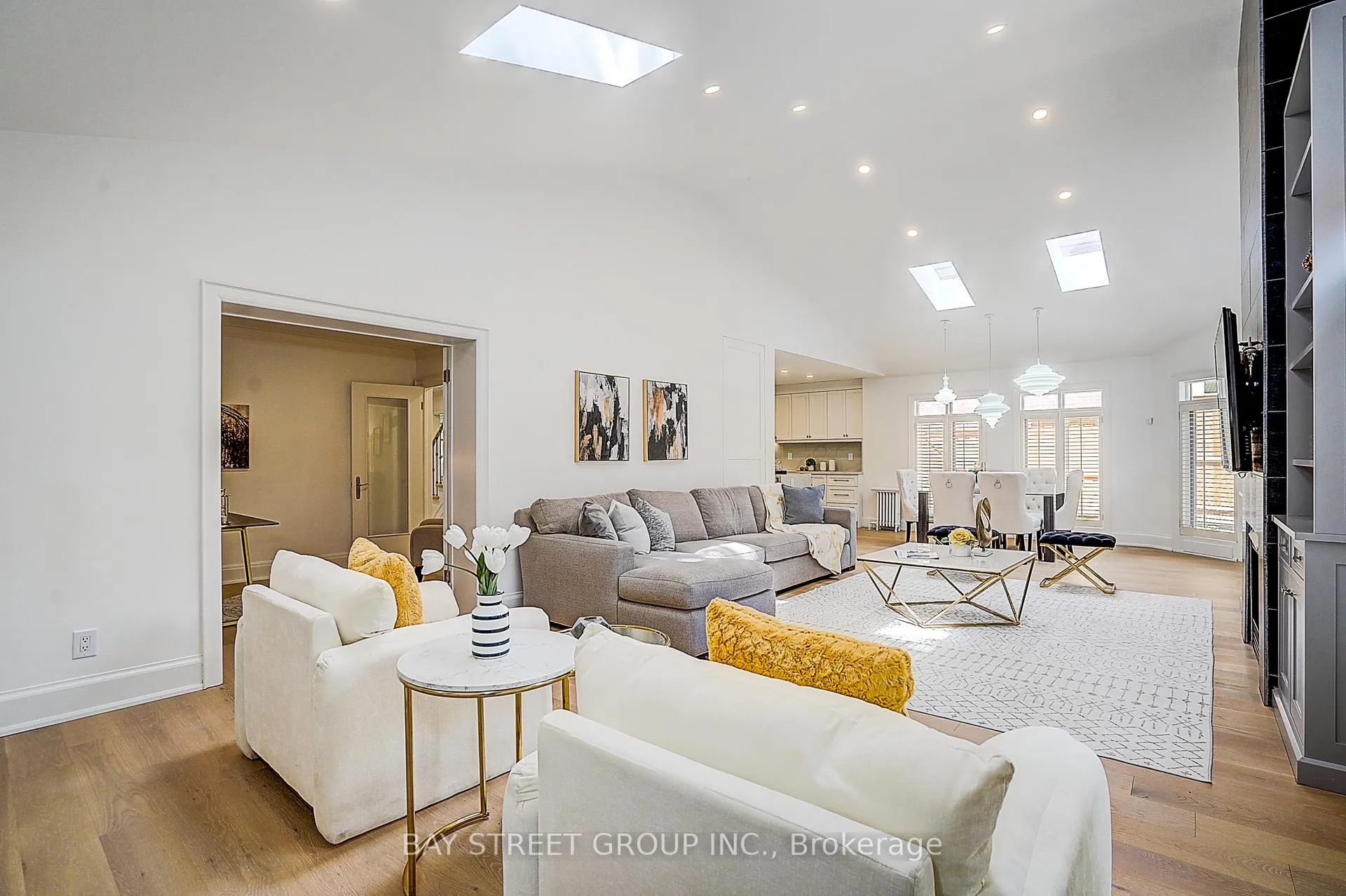Photo 7 of 3 Silverwood Avenue, Toronto, Forest Hill South — HOMEH