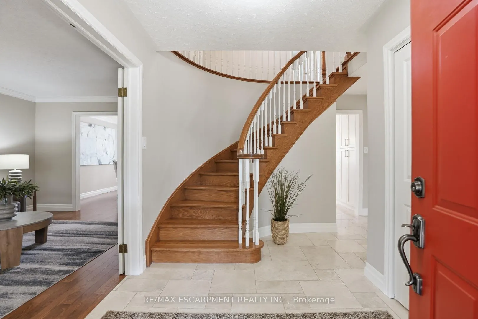 Photo 7 of 28 Bathgate Drive, Guelph, Kortright East — HOMEH
