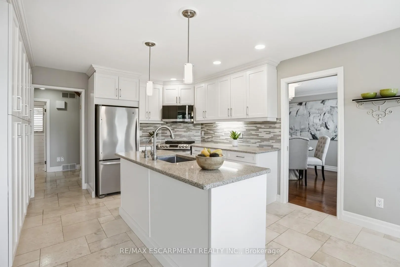 Photo 13 of 28 Bathgate Drive, Guelph, Kortright East — HOMEH