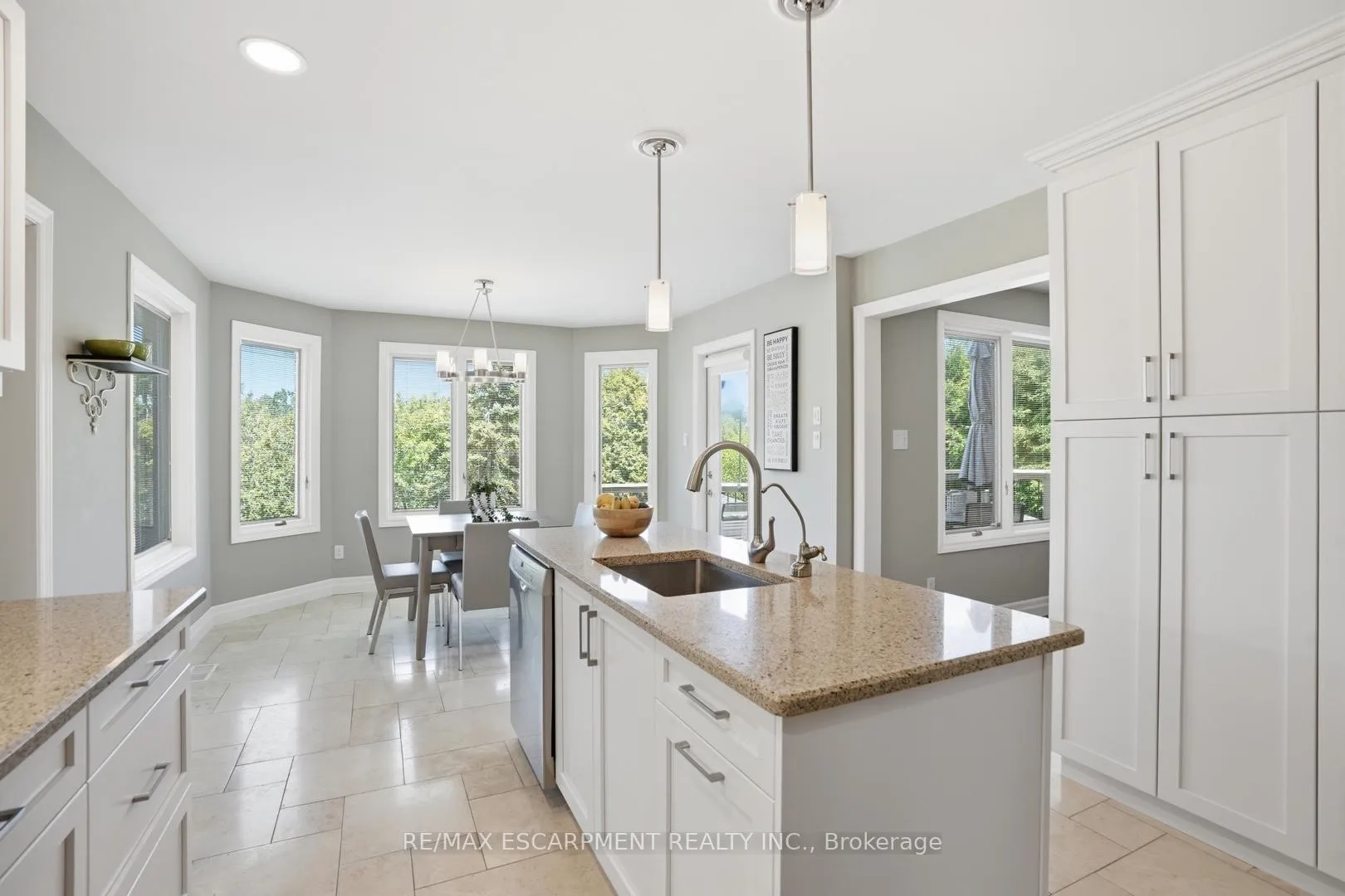 Photo 16 of 28 Bathgate Drive, Guelph, Kortright East — HOMEH